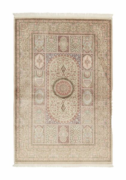  100X150 Medallion Small Qum Silk Rug Silk