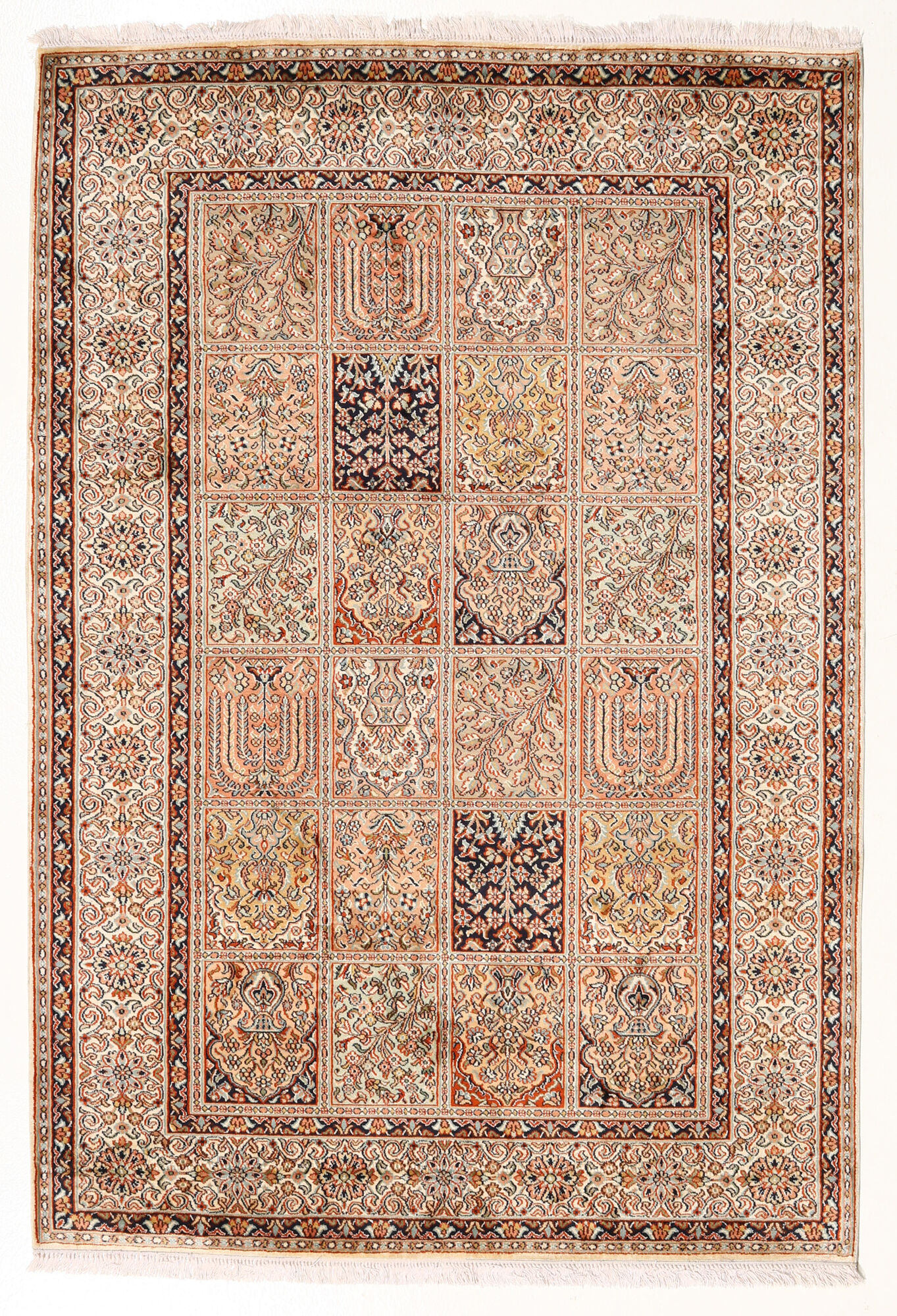 
    Kashmir pure silk - Beige - 127 x 189 cm
  