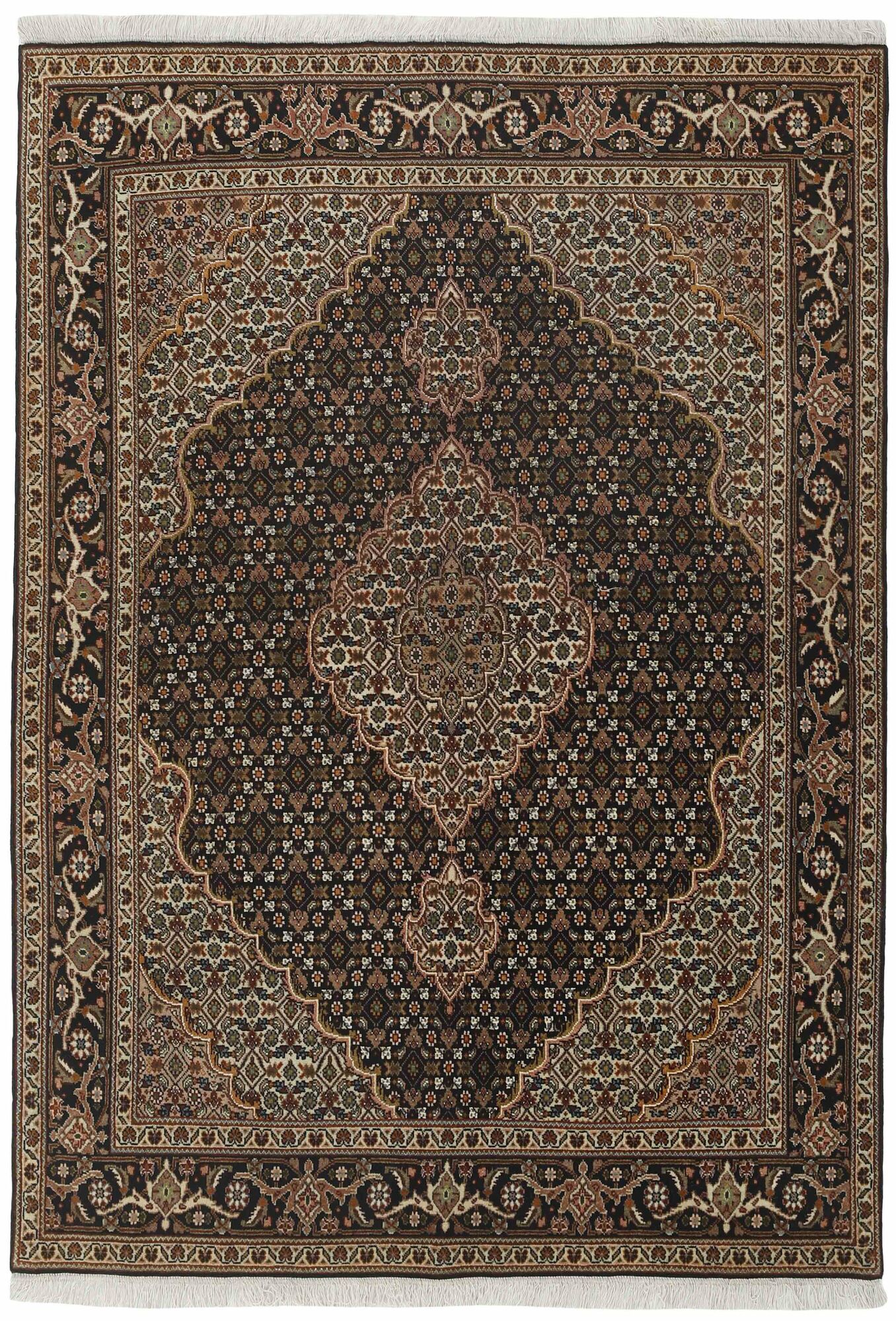 
    Tabriz 40 Raj - Black - 143 x 198 cm
  