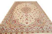 
    Qum silk Signed : Ahmadi - 240 x 350 cm
  