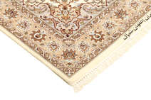 
    Isfahan silk warp - Beige - 80 x 250 cm
  