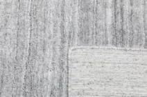 
    Eleganza - Light grey - 140 x 200 cm
  