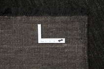 
    Handloom fringes - Black / Grey - 200 x 250 cm
  