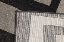 
    Maina - Black / Grey - 160 x 230 cm
  