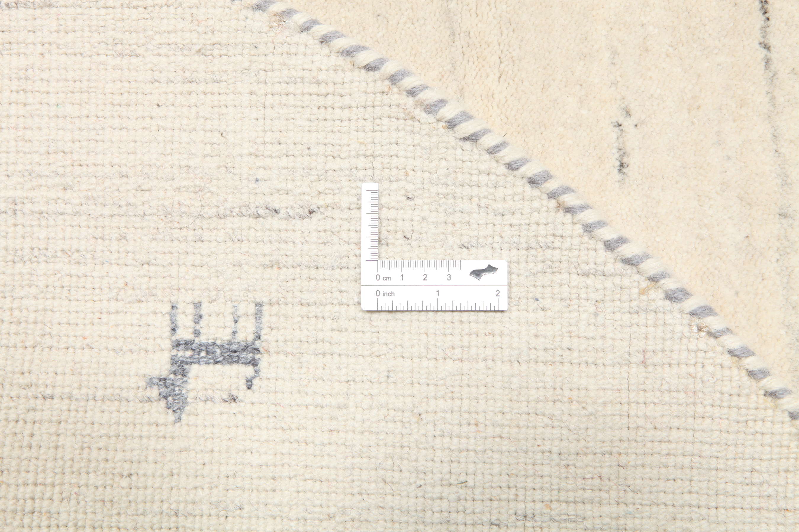 
    Gabbeh loom Two Lines - Off white - Ø 150 cm
  