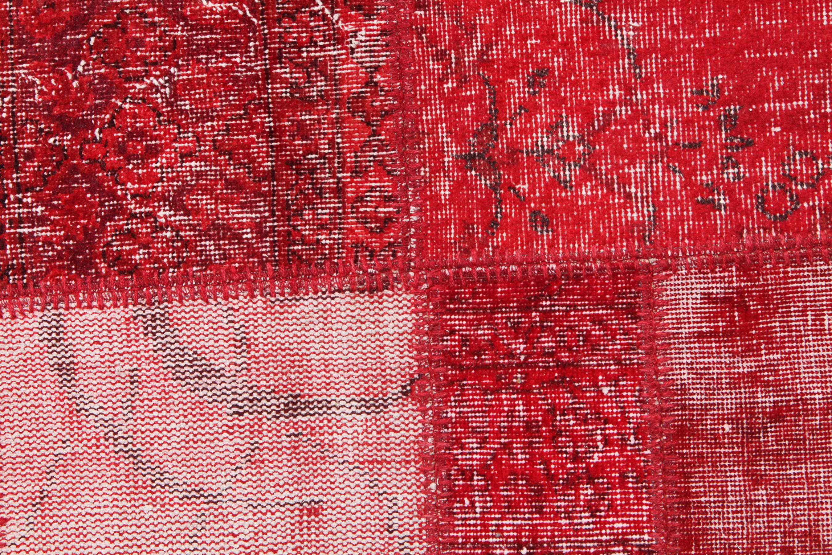 
    Patchwork - Red - 253 x 305 cm
  
