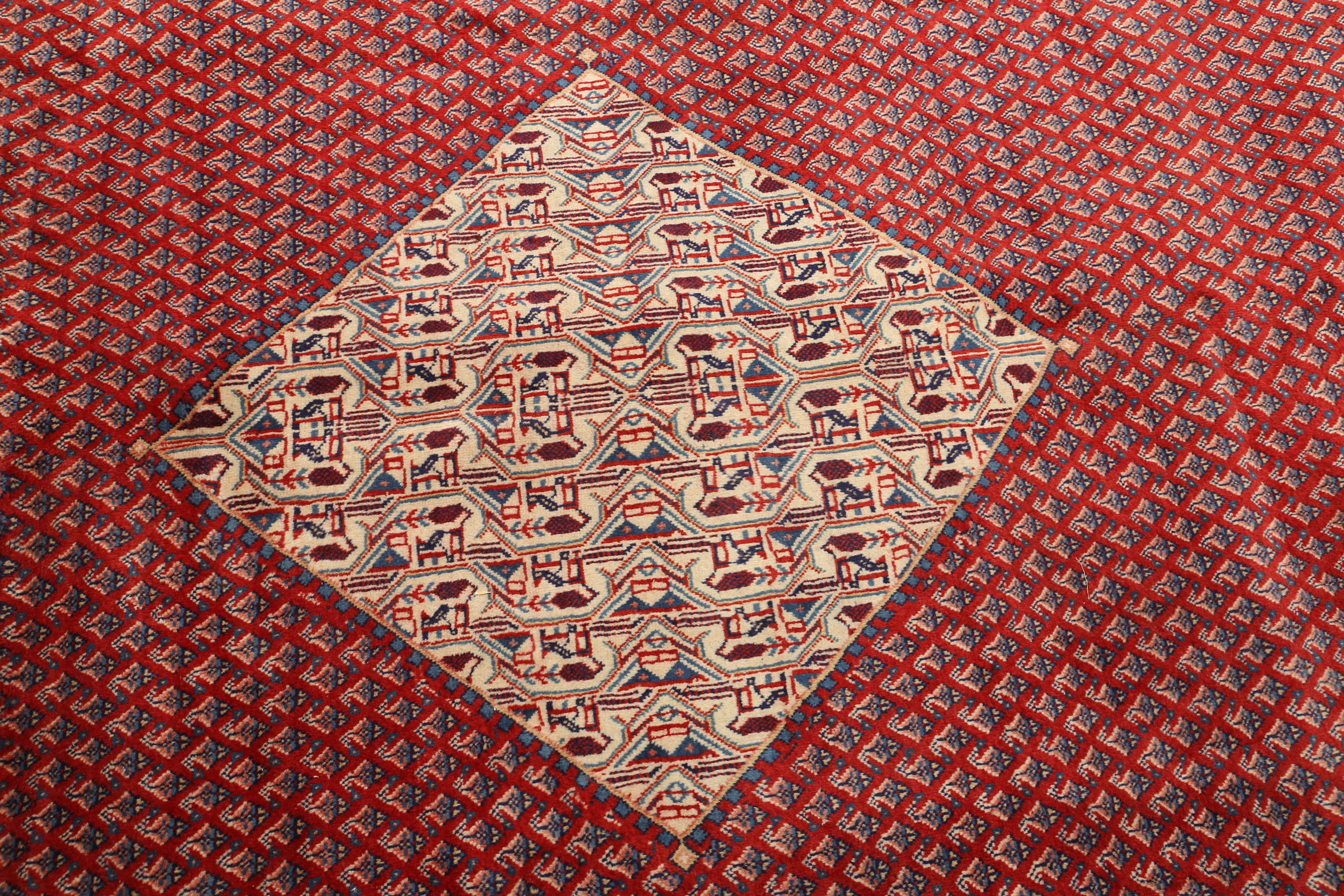 
    Sarouk Mir - Red - 293 x 393 cm
  