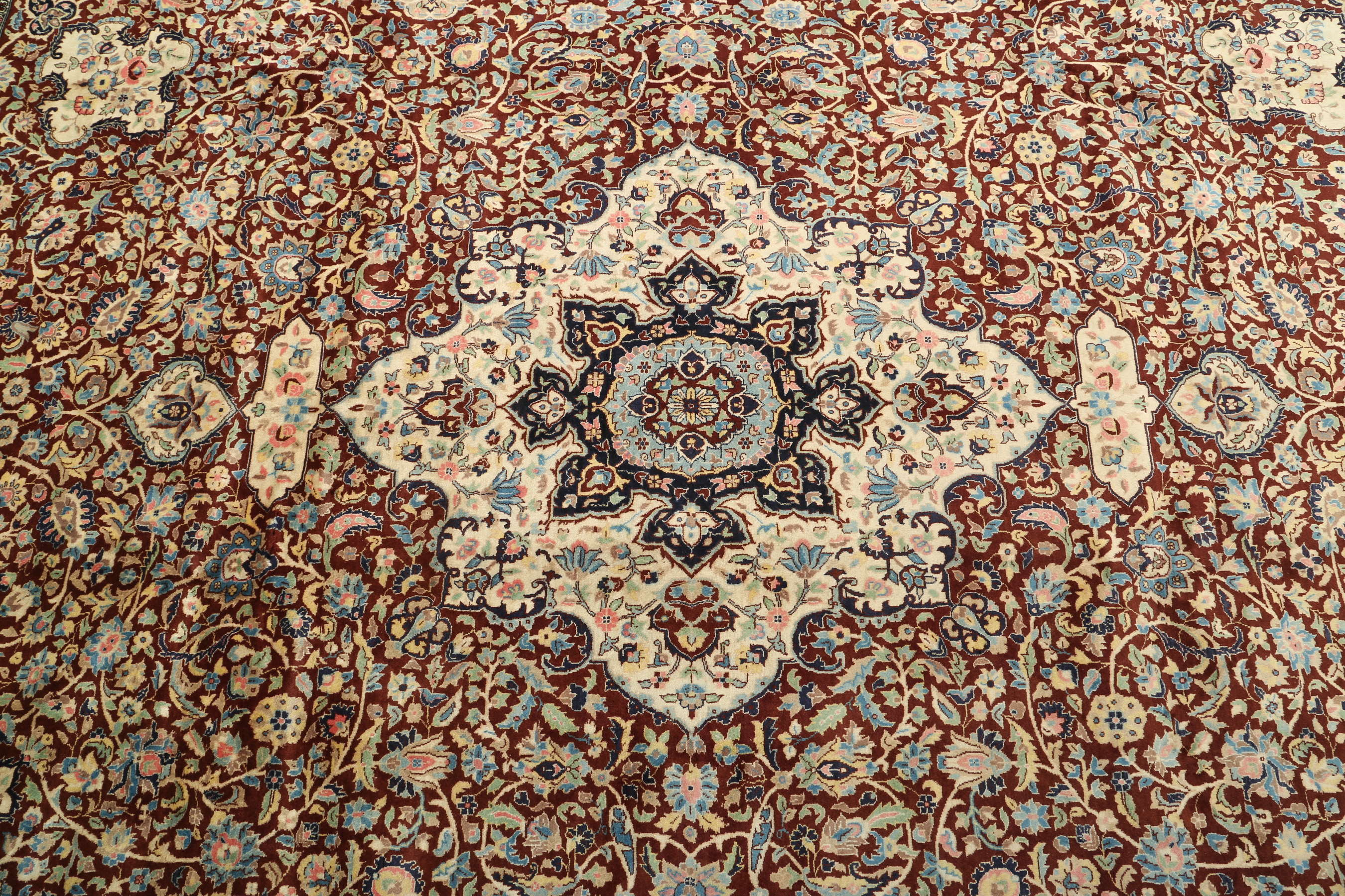 
    Tabriz - Brown - 279 x 371 cm
  