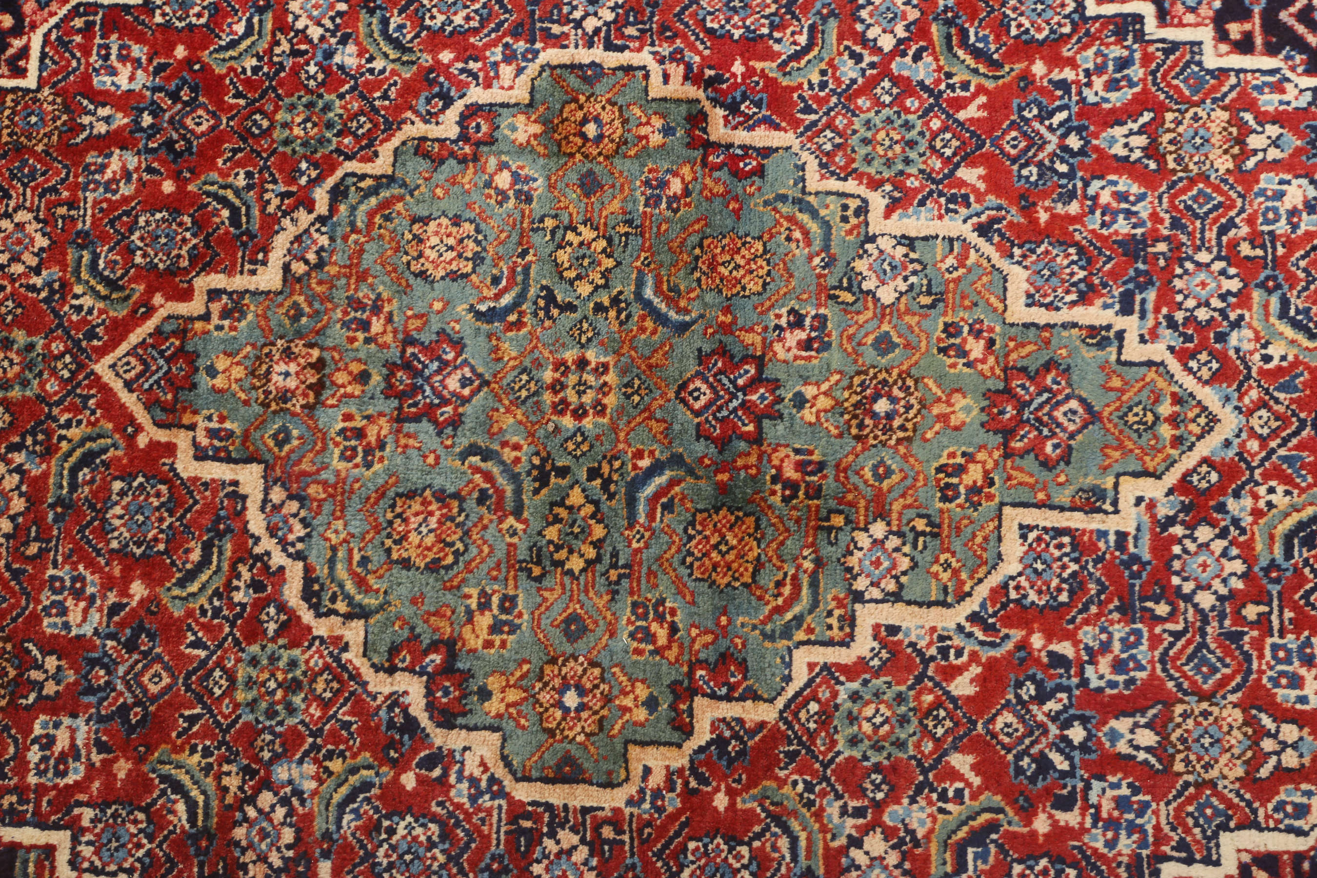 
    Arak - Red - 304 x 383 cm
  
