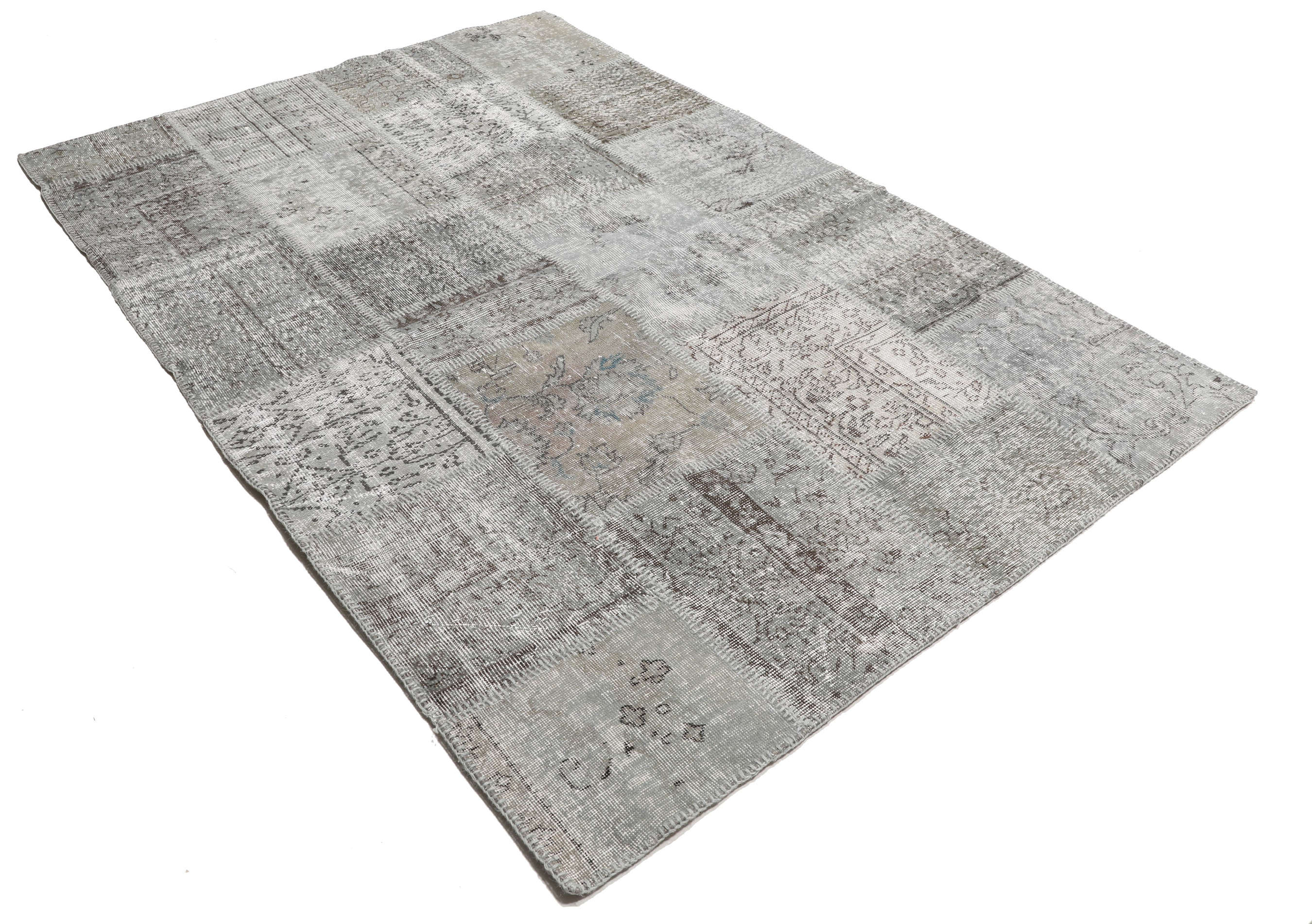 
    Patchwork - Grey - 157 x 233 cm
  