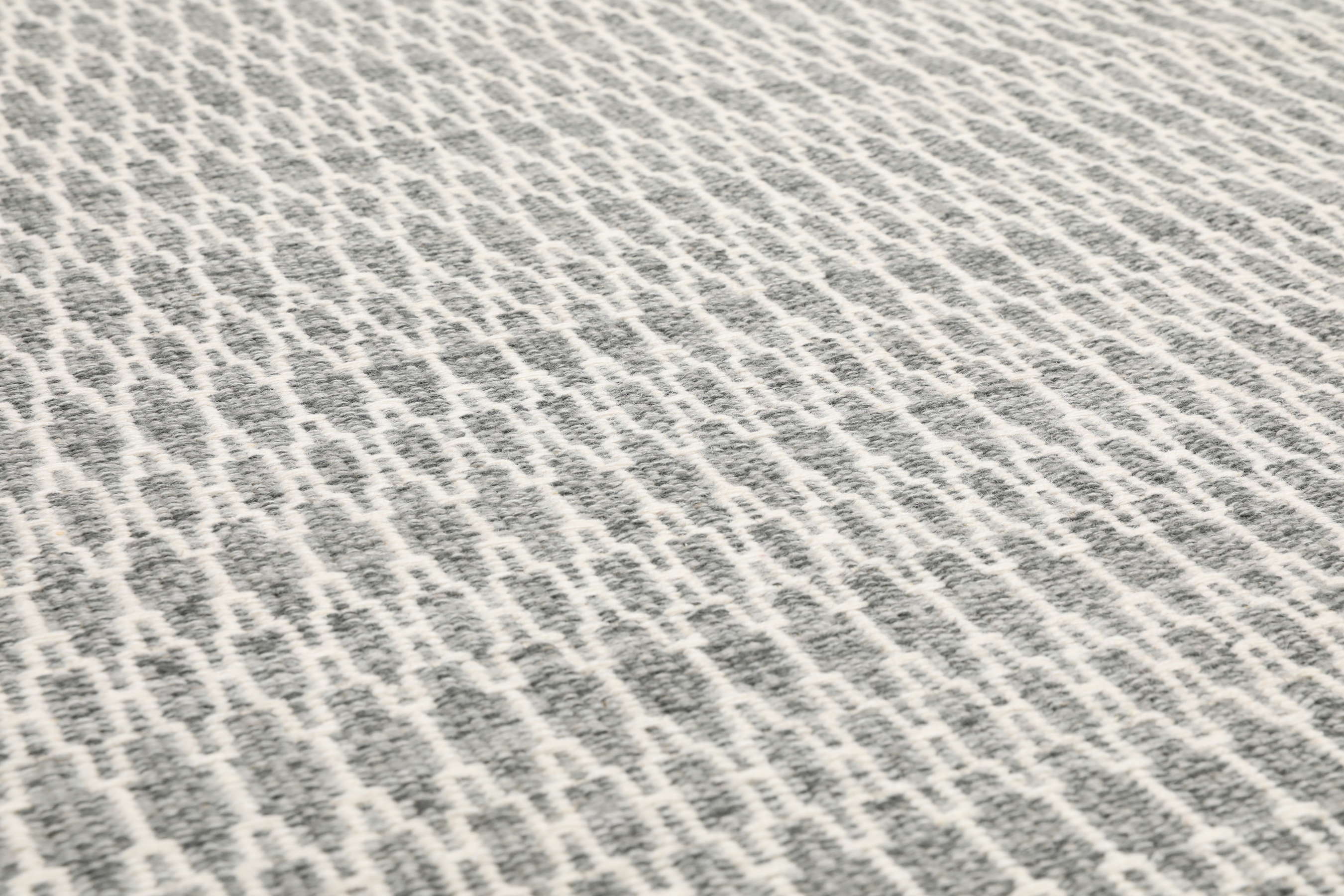 
    Kilim Long Stitch - Grey - 240 x 340 cm
  