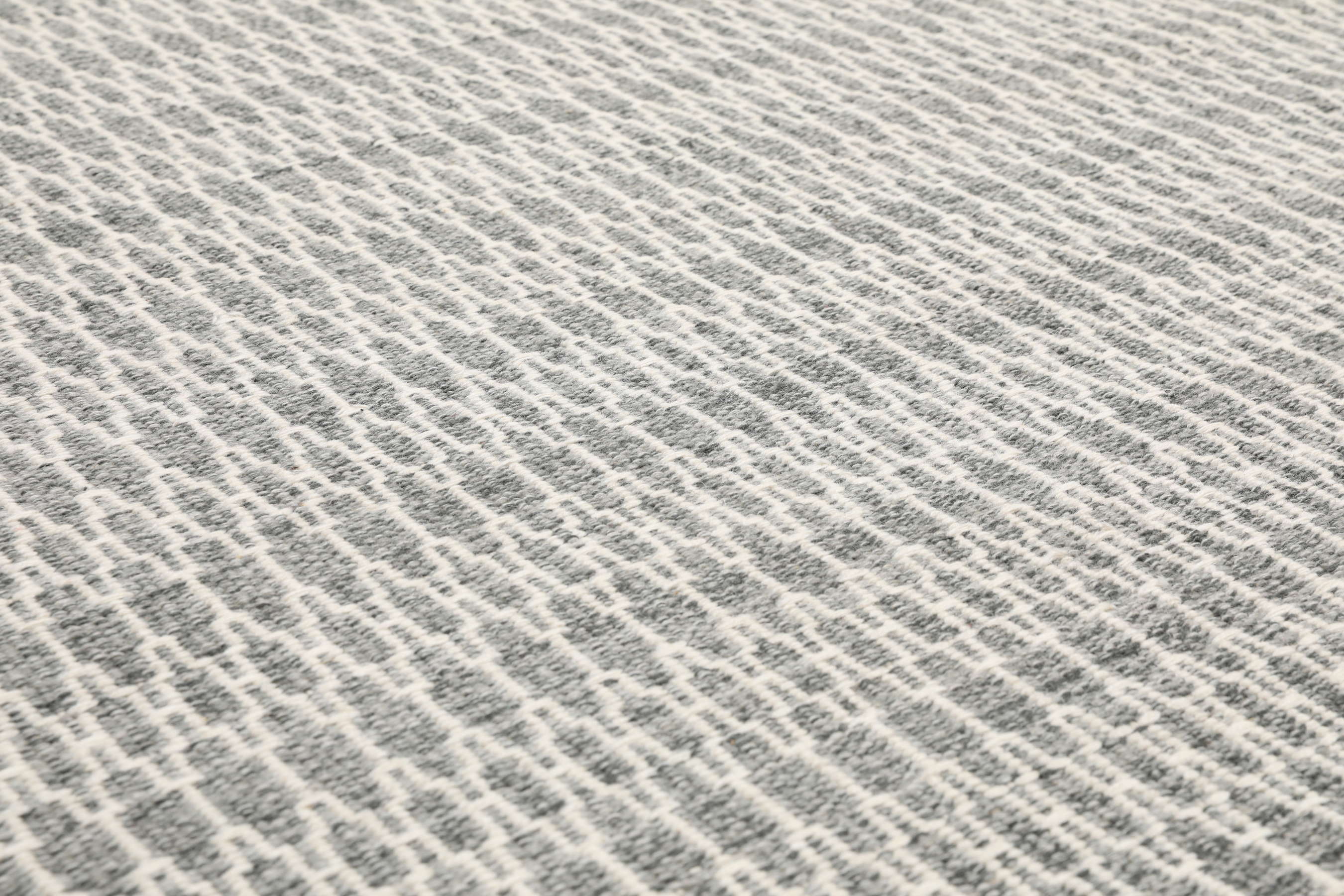 
    Kilim Long Stitch - Grey - 210 x 290 cm
  