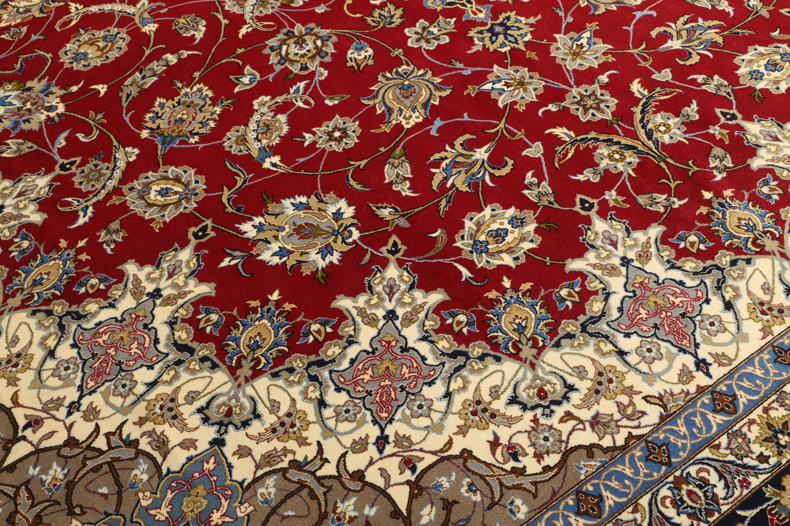 
    Isfahan silk warp - Red - 300 x 417 cm
  