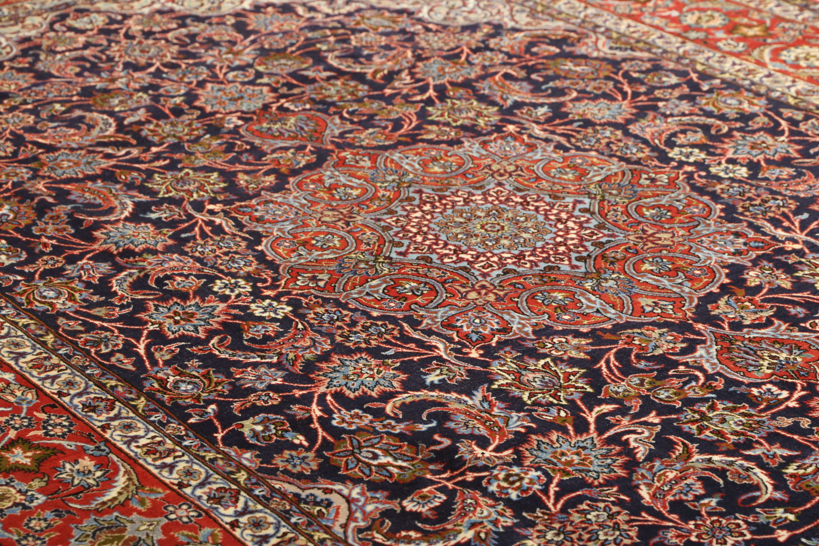 
    Isfahan silk warp - Red - 200 x 310 cm
  