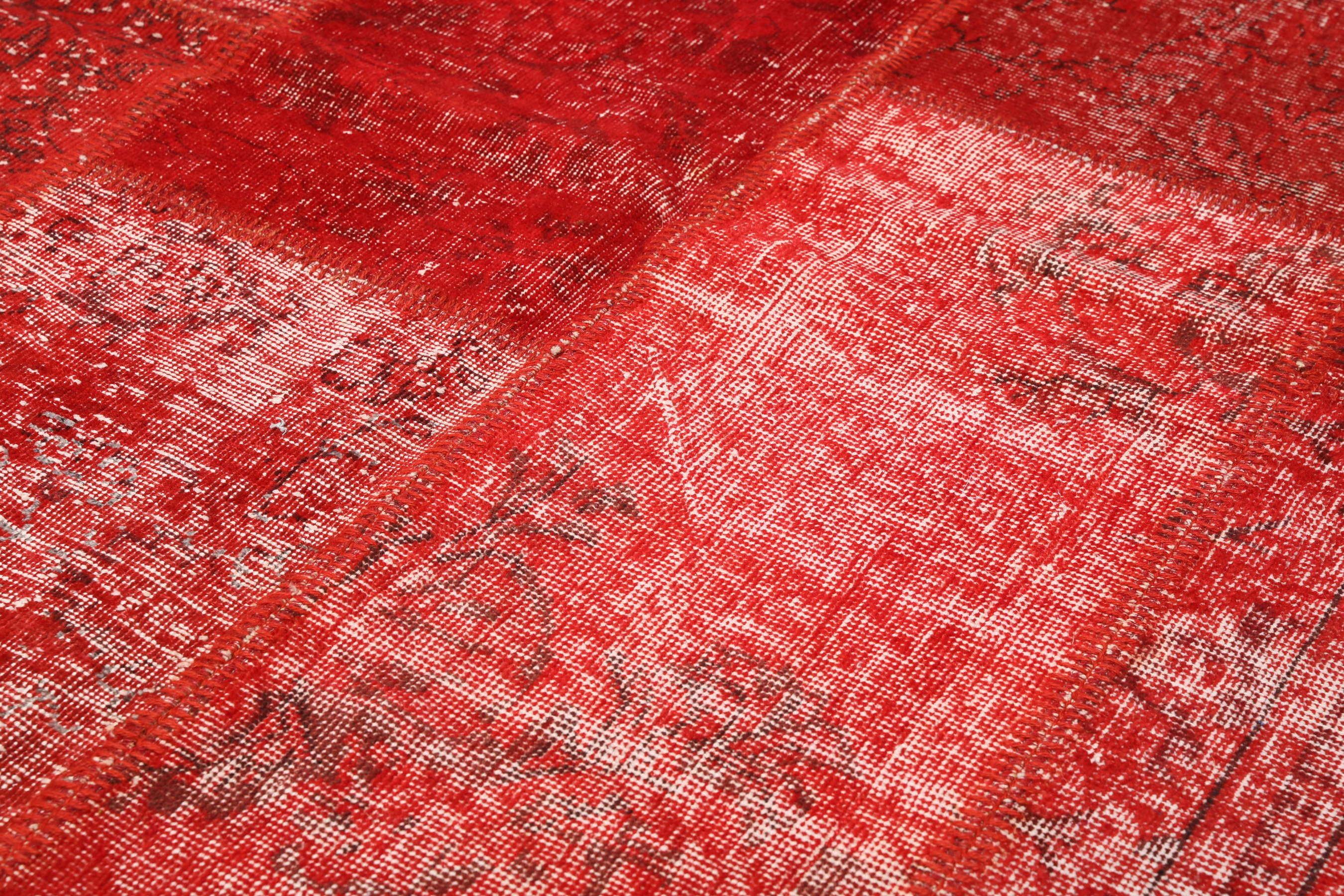 
    Patchwork - Red - 160 x 229 cm
  