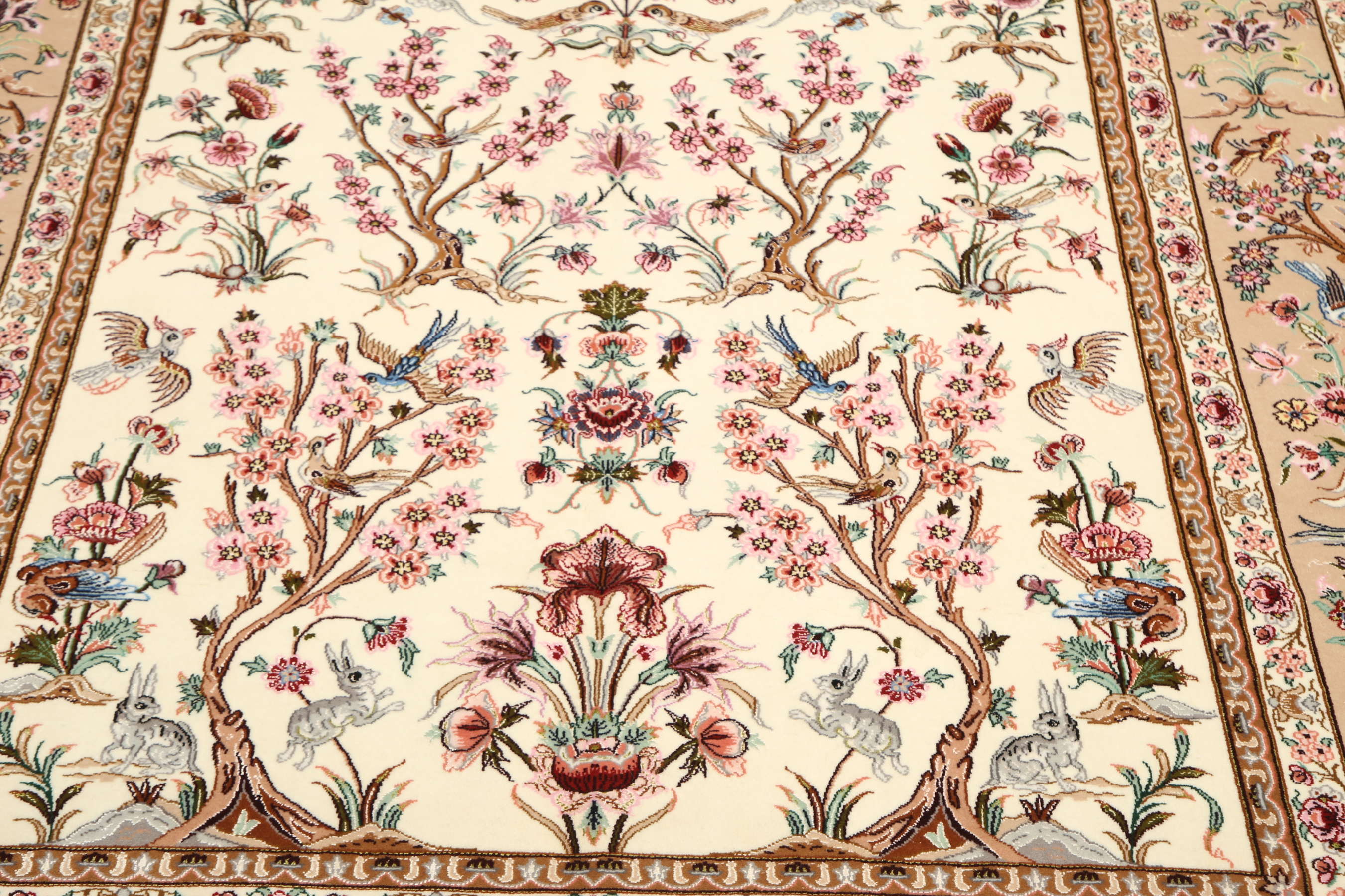 
    Isfahan silk warp - 156 x 235 cm
  