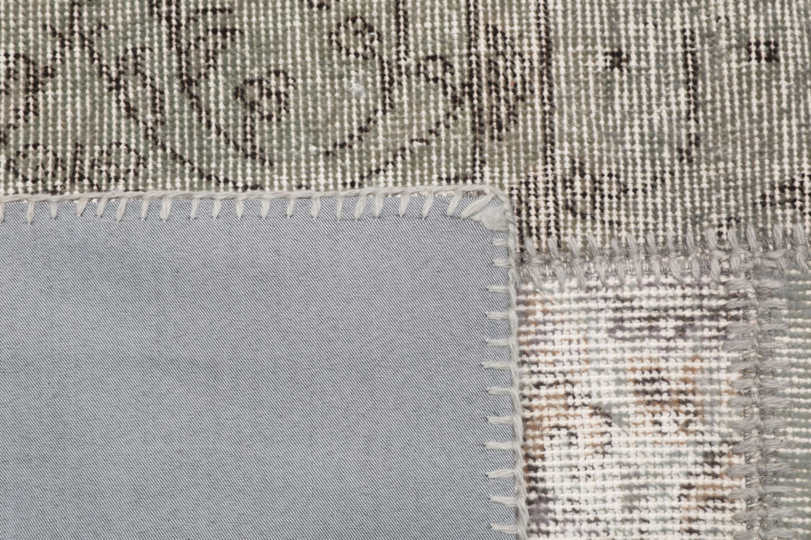 
    Patchwork - Grey - 157 x 231 cm
  