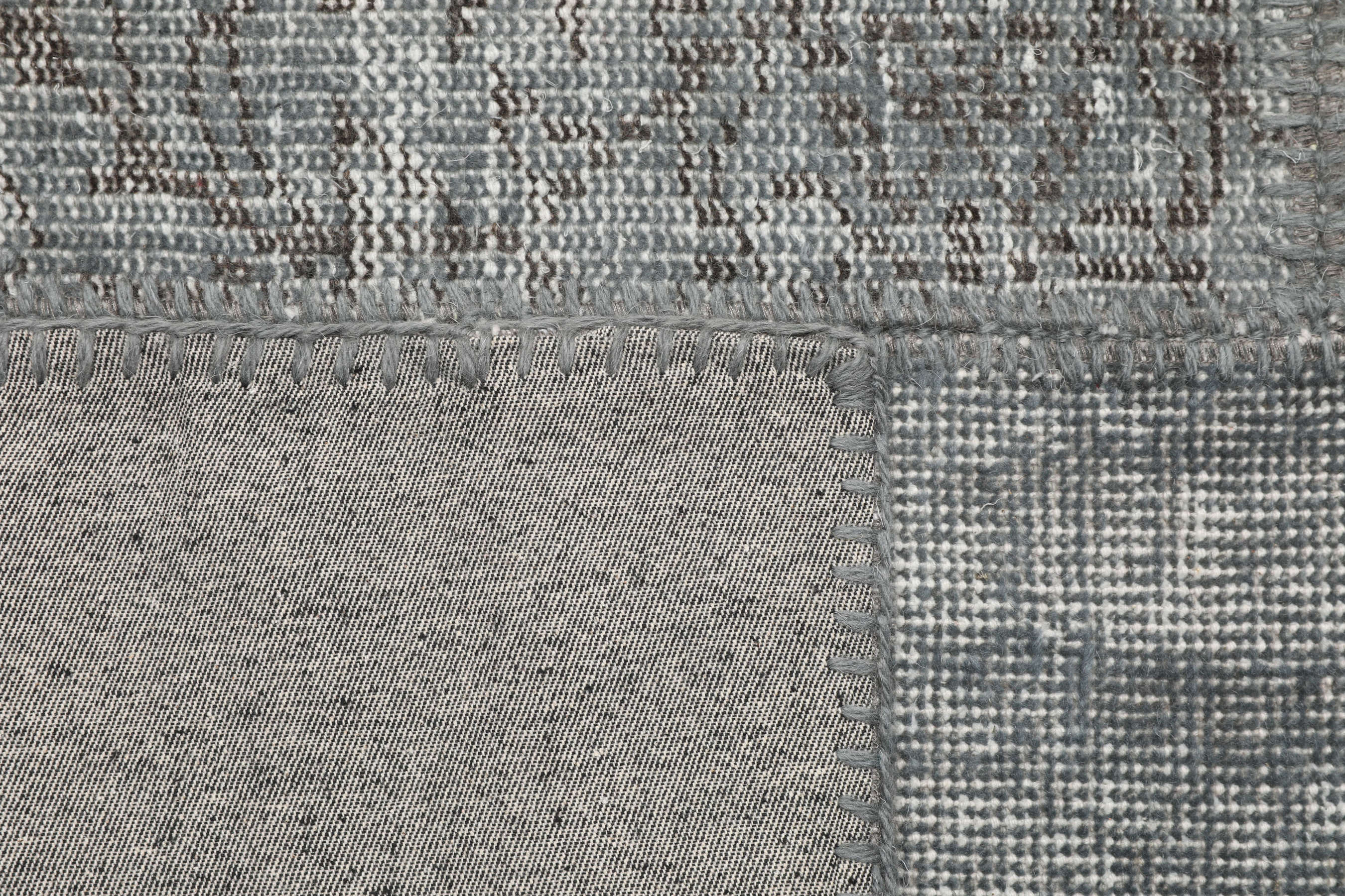 
    Patchwork - Grey - 140 x 201 cm
  