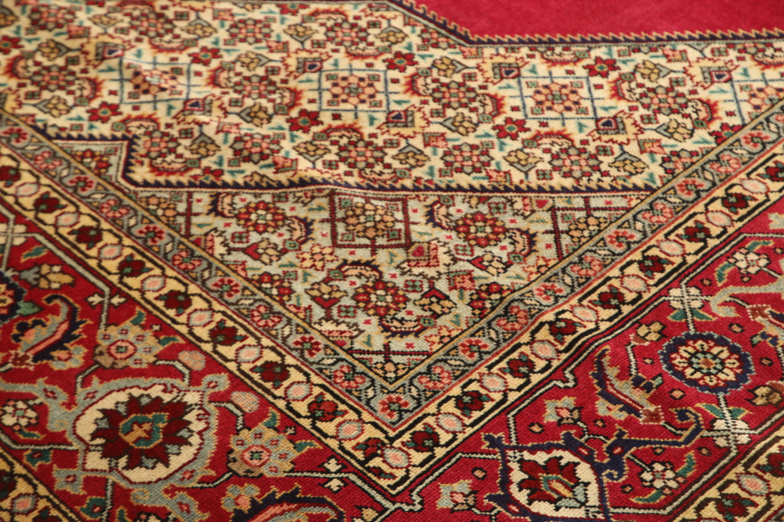 
    Tabriz signed: Abaghi - Red - 290 x 380 cm
  