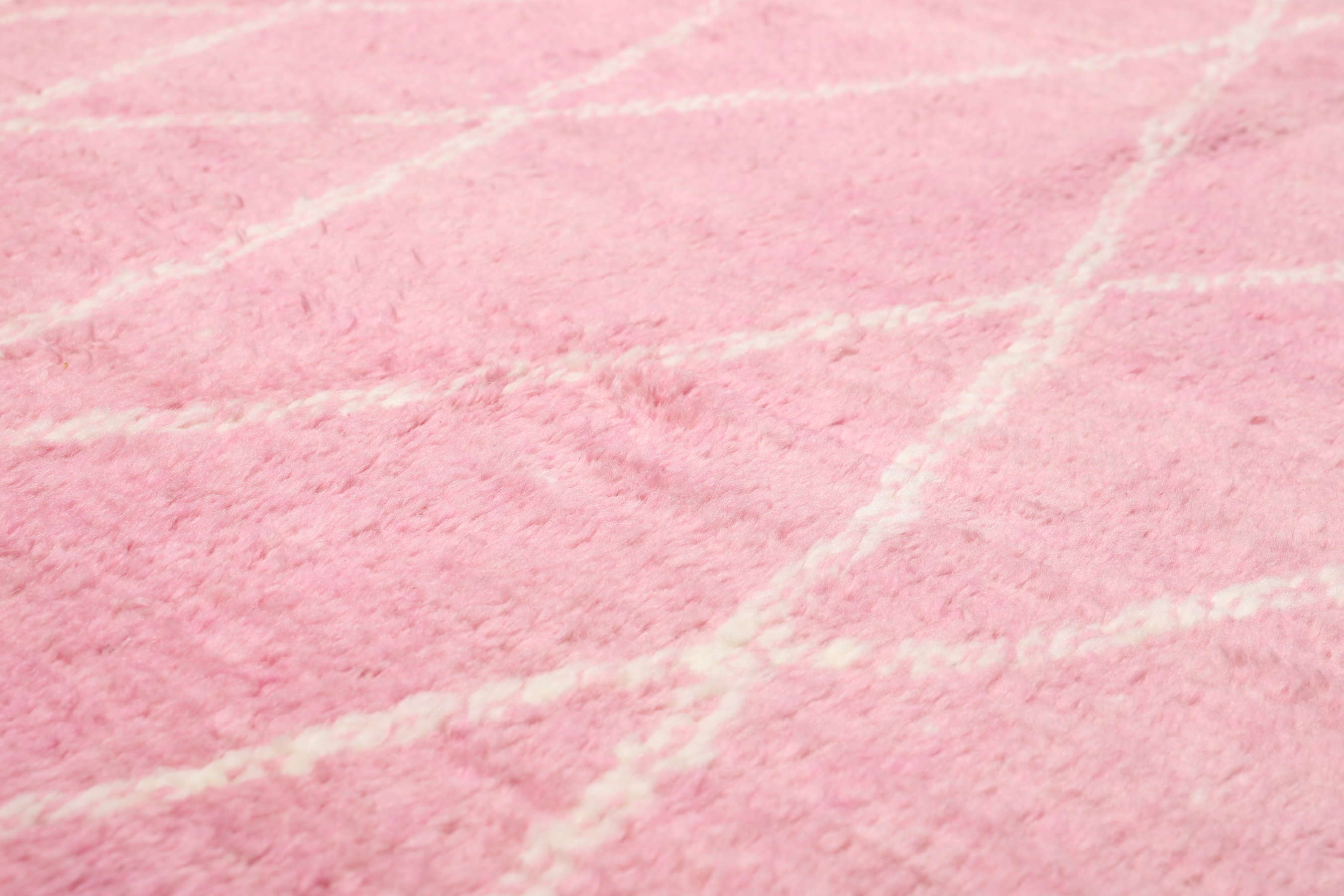 
    Handknotted Berber Shaggy - Light pink - 273 x 415 cm
  