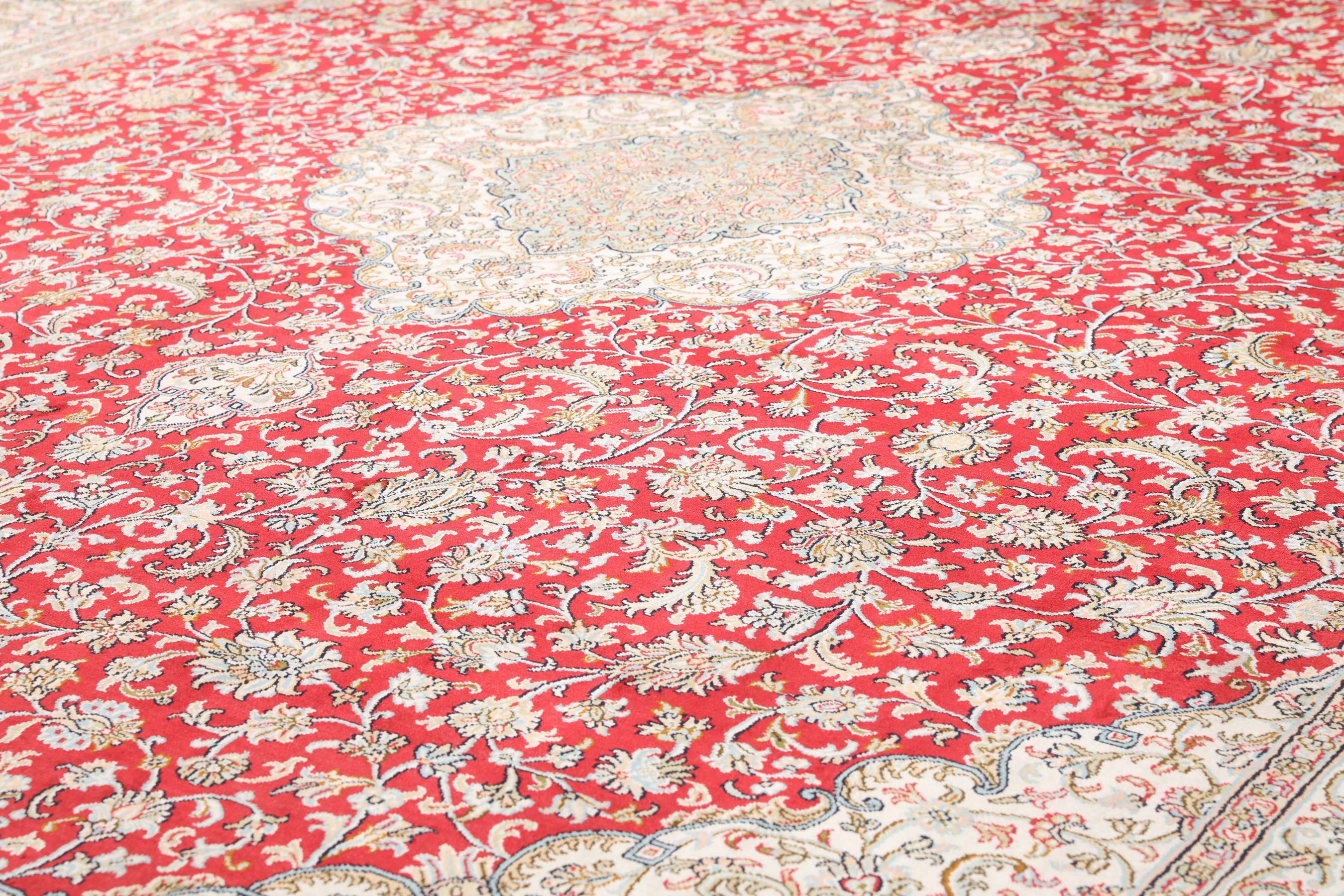 
    Kashmir pure silk - Beige - 279 x 363 cm
  
