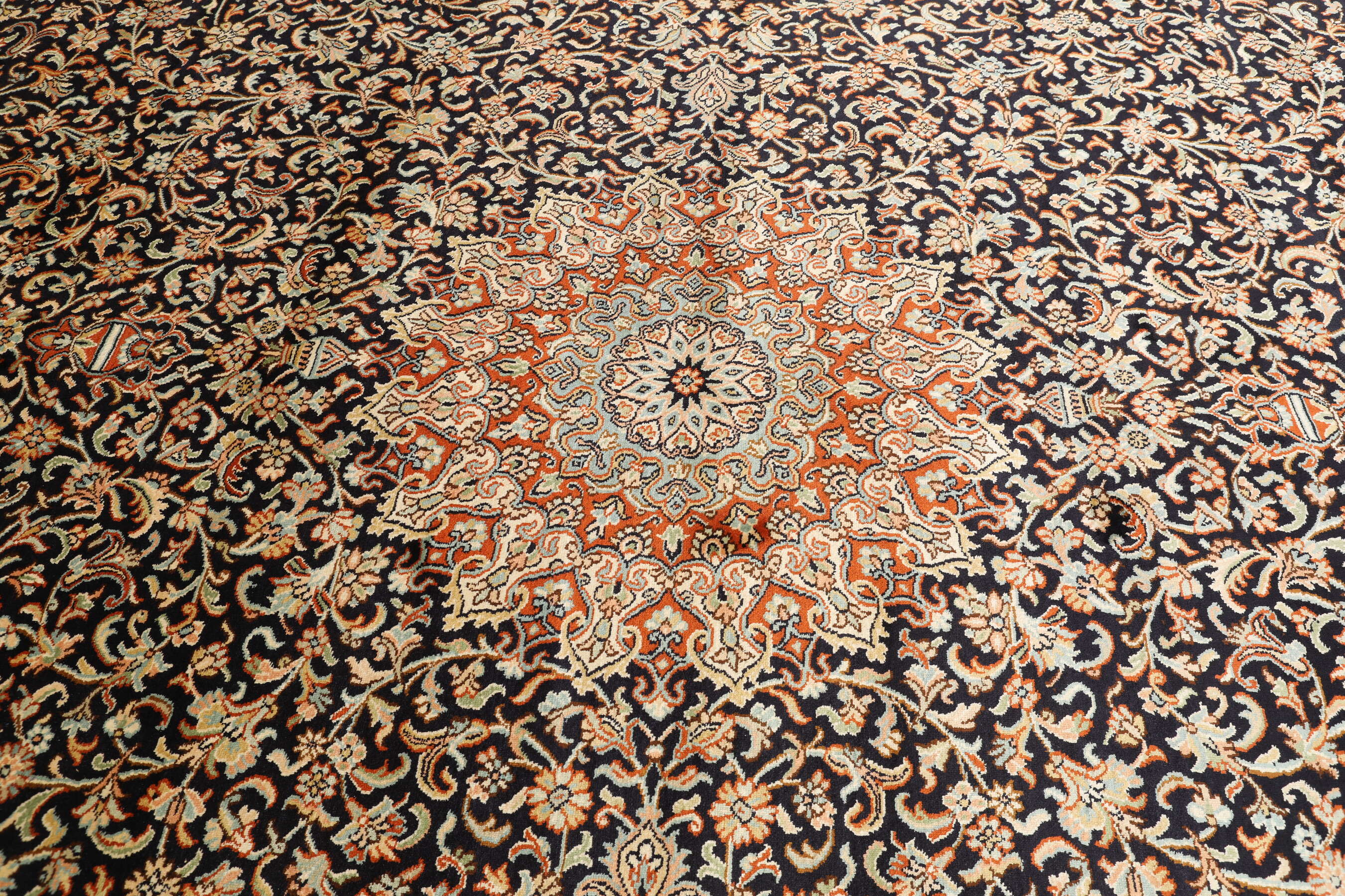 
    Kashmir pure silk - Beige - 247 x 339 cm
  