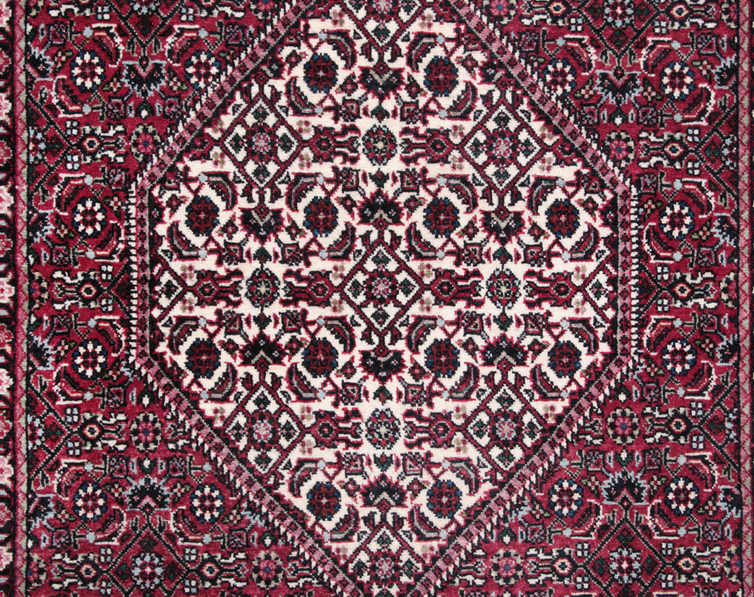 
    Bidjar - Dark red - 84 x 205 cm
  
