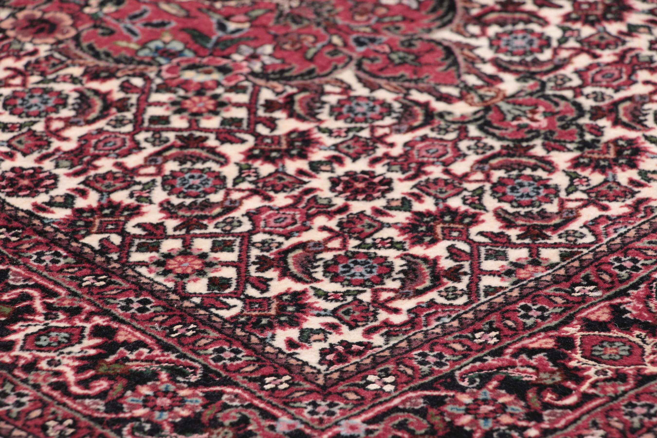 
    Bidjar with silk - Red - 77 x 255 cm
  