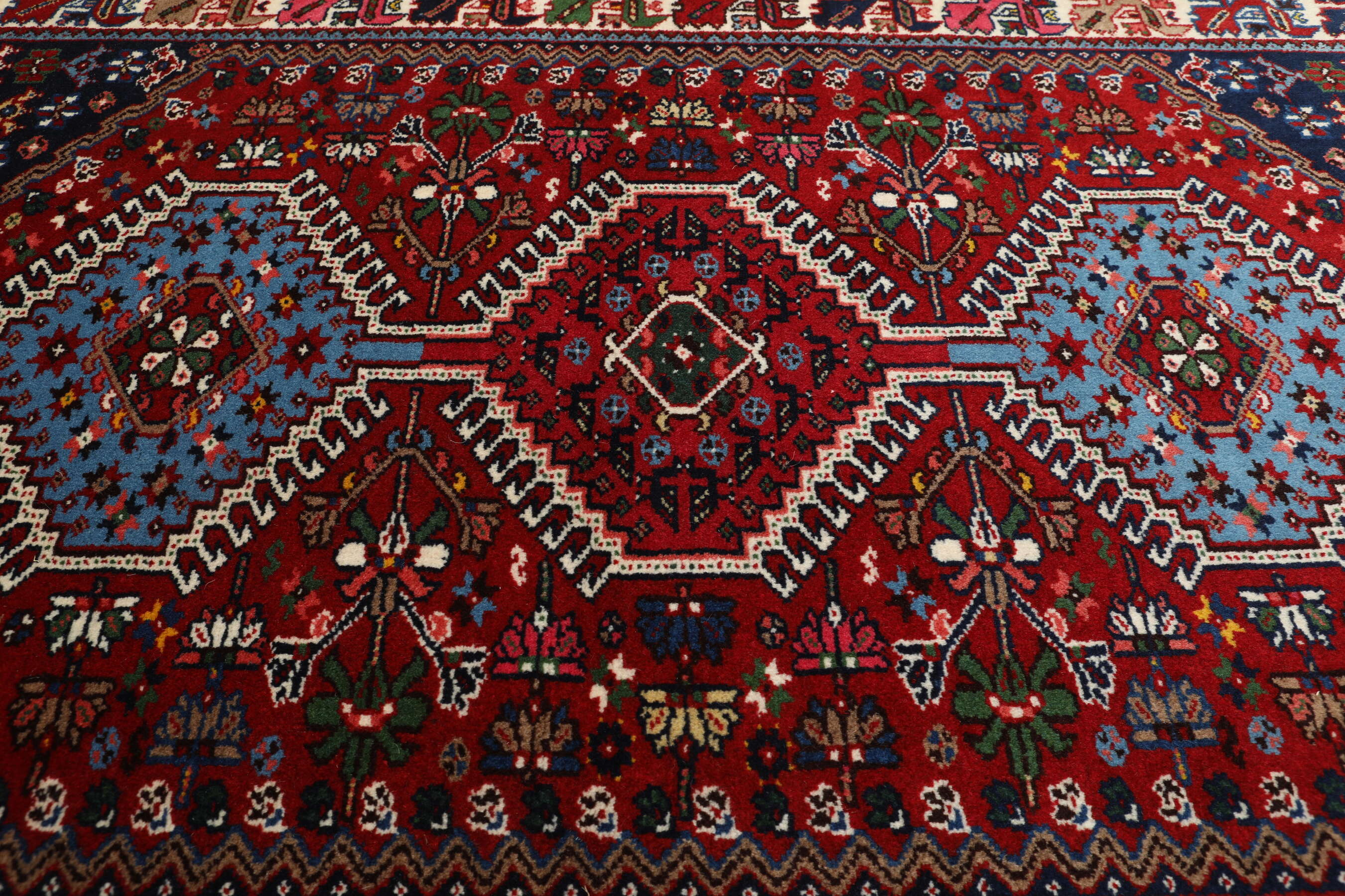 
    Yalameh - Dark red - 83 x 127 cm
  