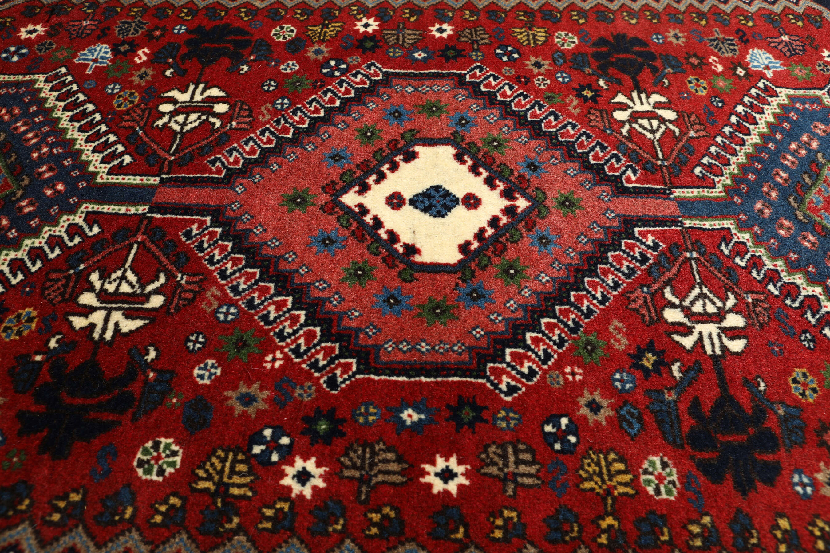 
    Yalameh - Red - 80 x 137 cm
  