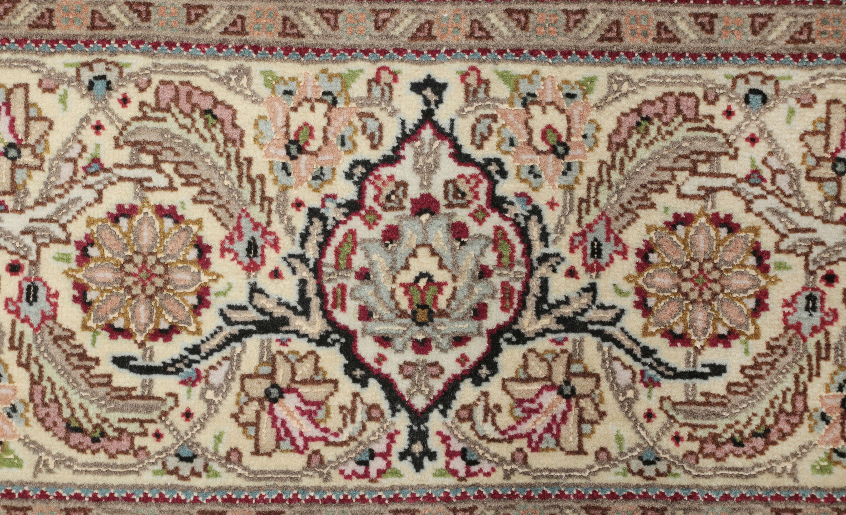
    Tabriz 50 Raj with silk - Brown - 200 x 203 cm
  
