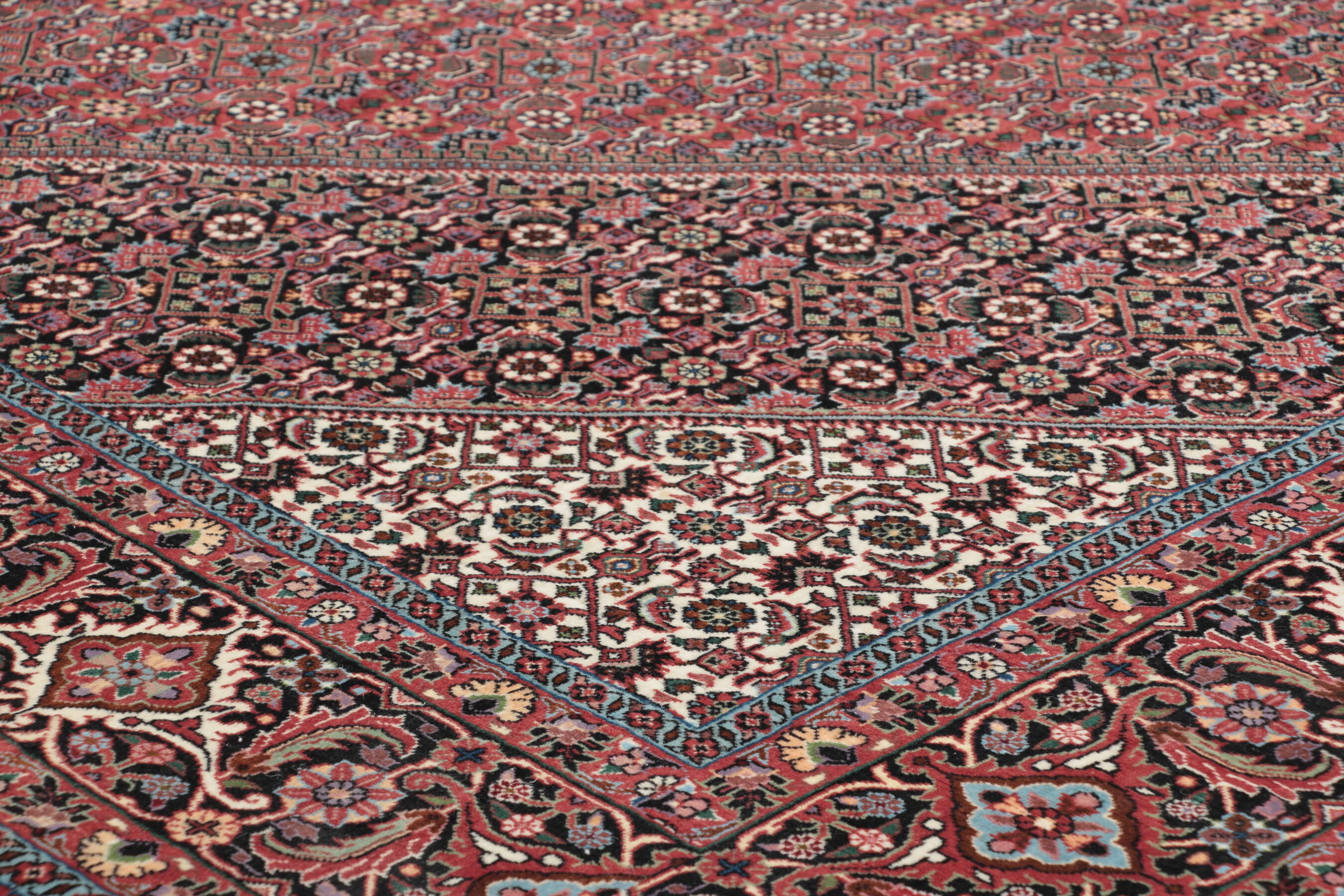 
    Bidjar with silk - Red - 206 x 296 cm
  