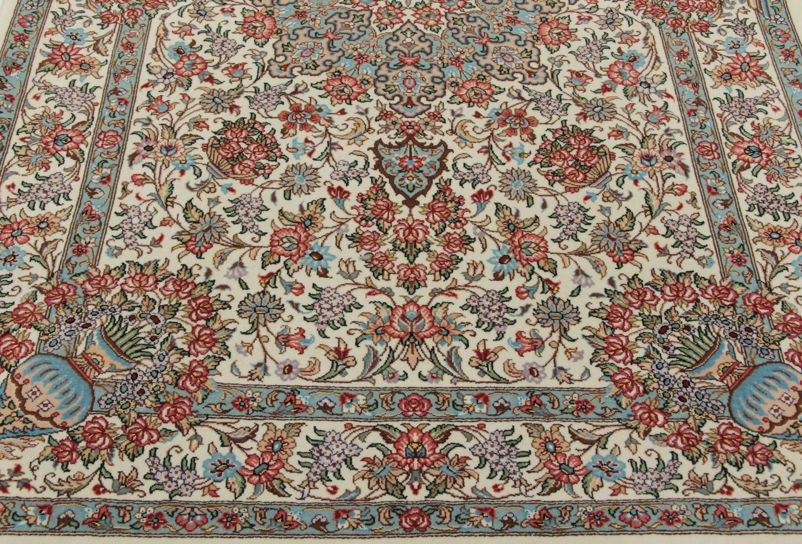 
    Ilam Sherkat Farsh silk - Beige - 107 x 152 cm
  