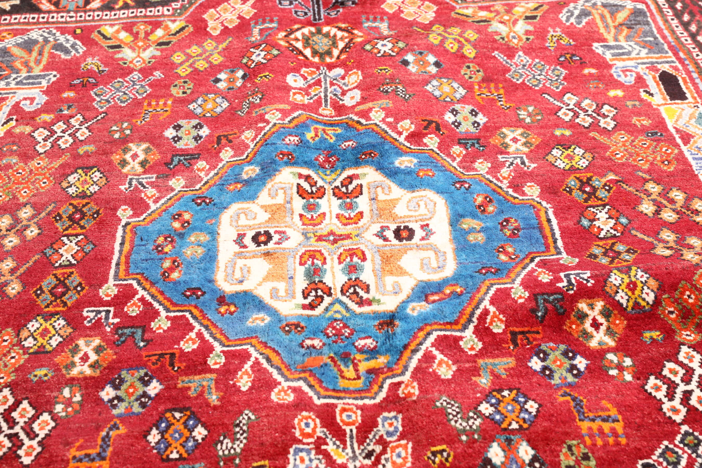 
    Qashqai - Red - 164 x 264 cm
  