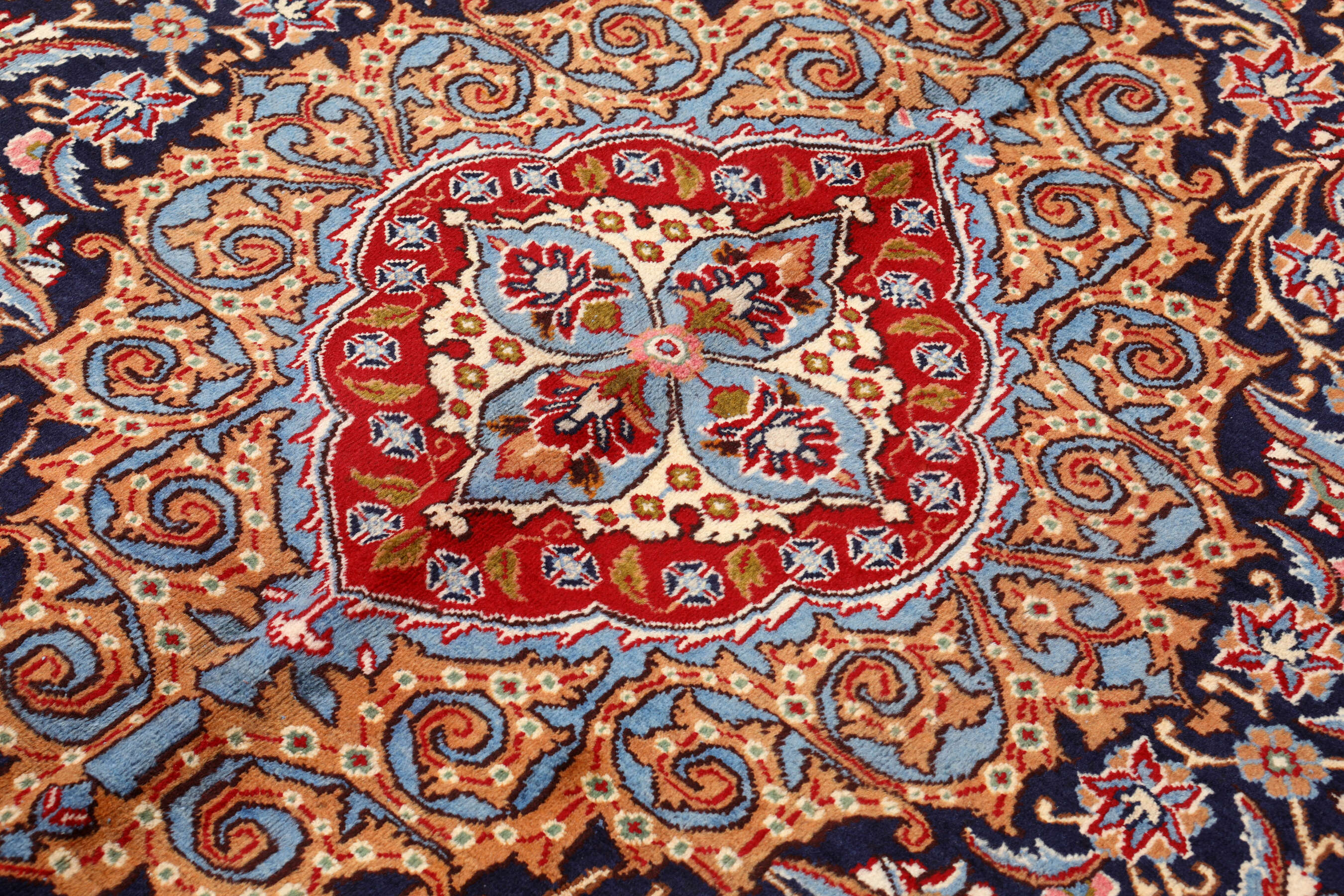 
    Kashmar - Red - 289 x 386 cm
  