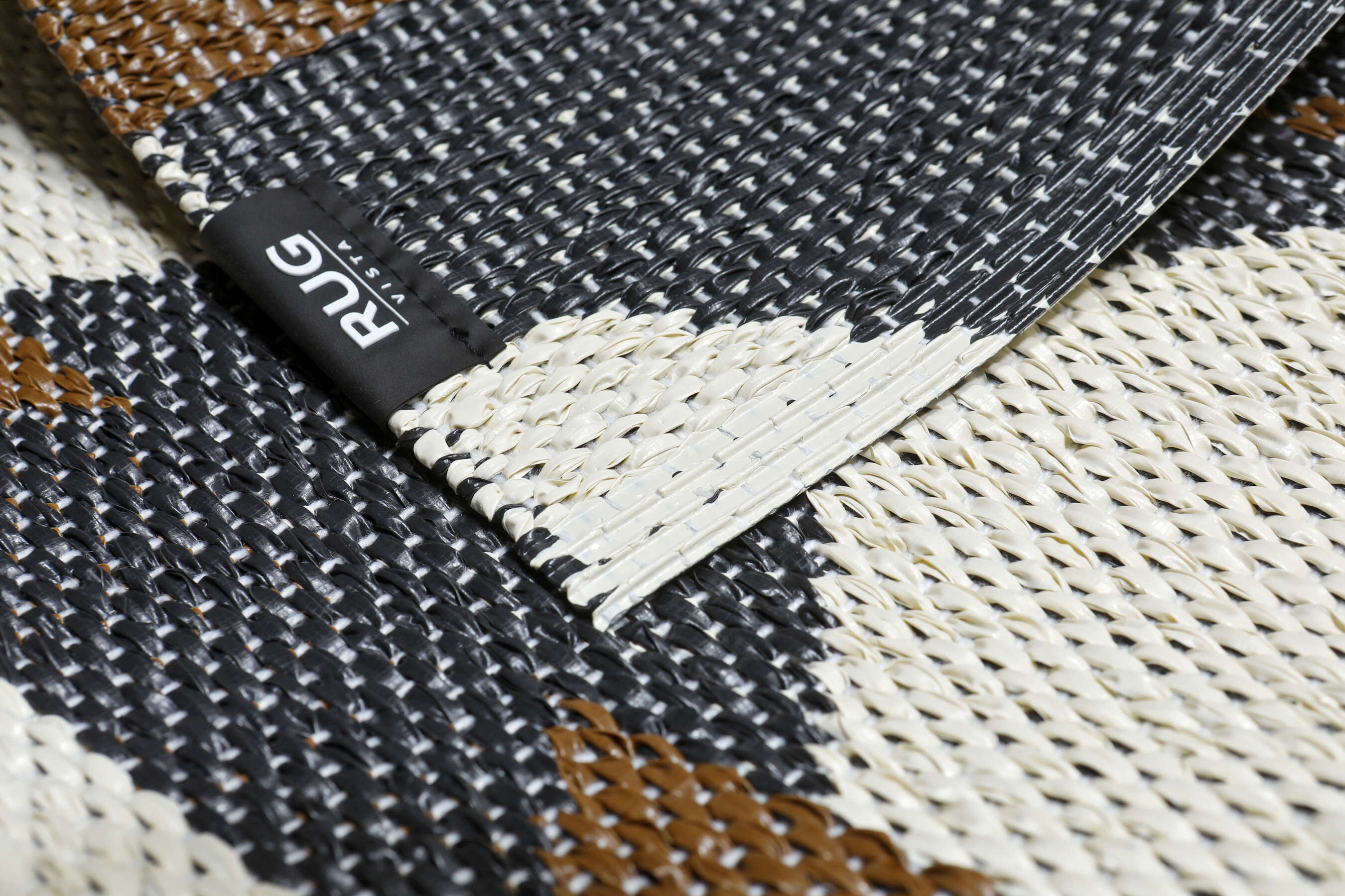 Saga - Black, Runner 70 x 350 cm Plastic Rug - Rugvista