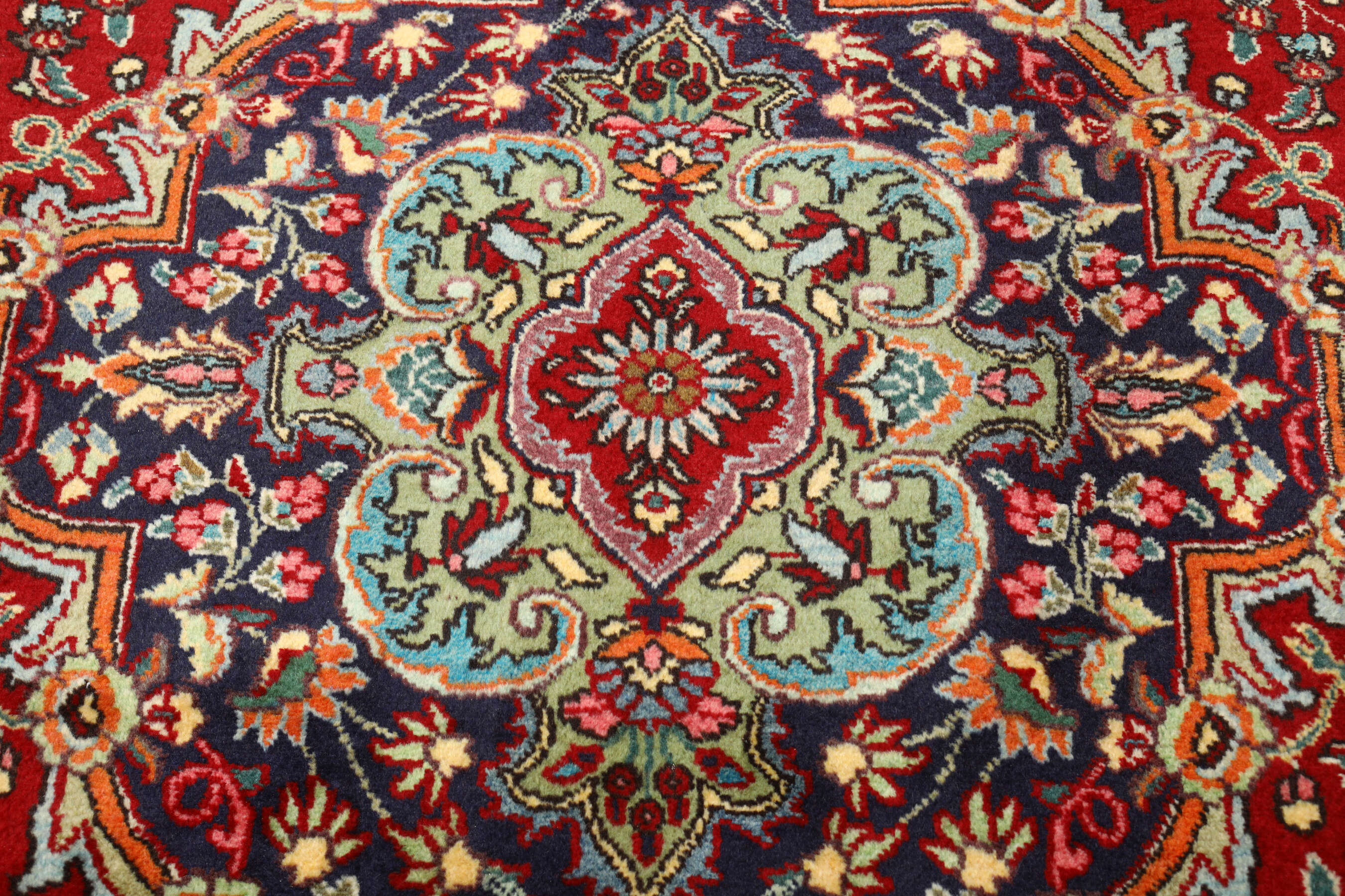 
    Tabriz - Dark red - 198 x 311 cm
  