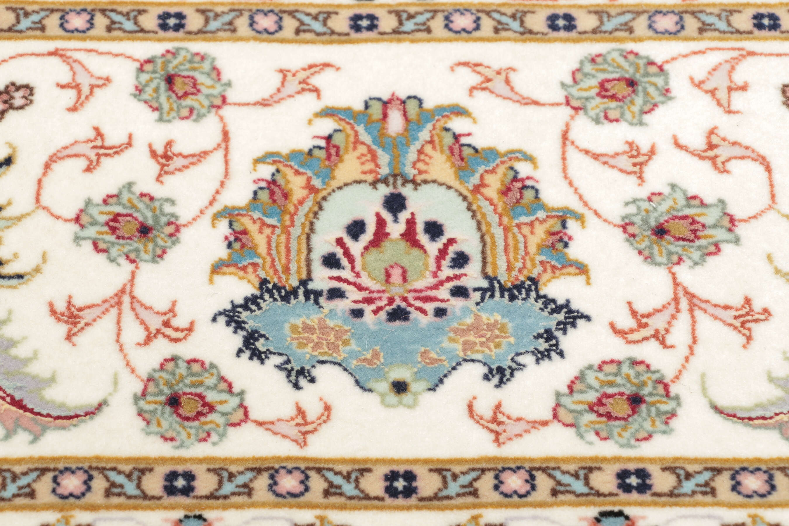 
    Tabriz 50 Raj with silk - Beige - 250 x 352 cm
  