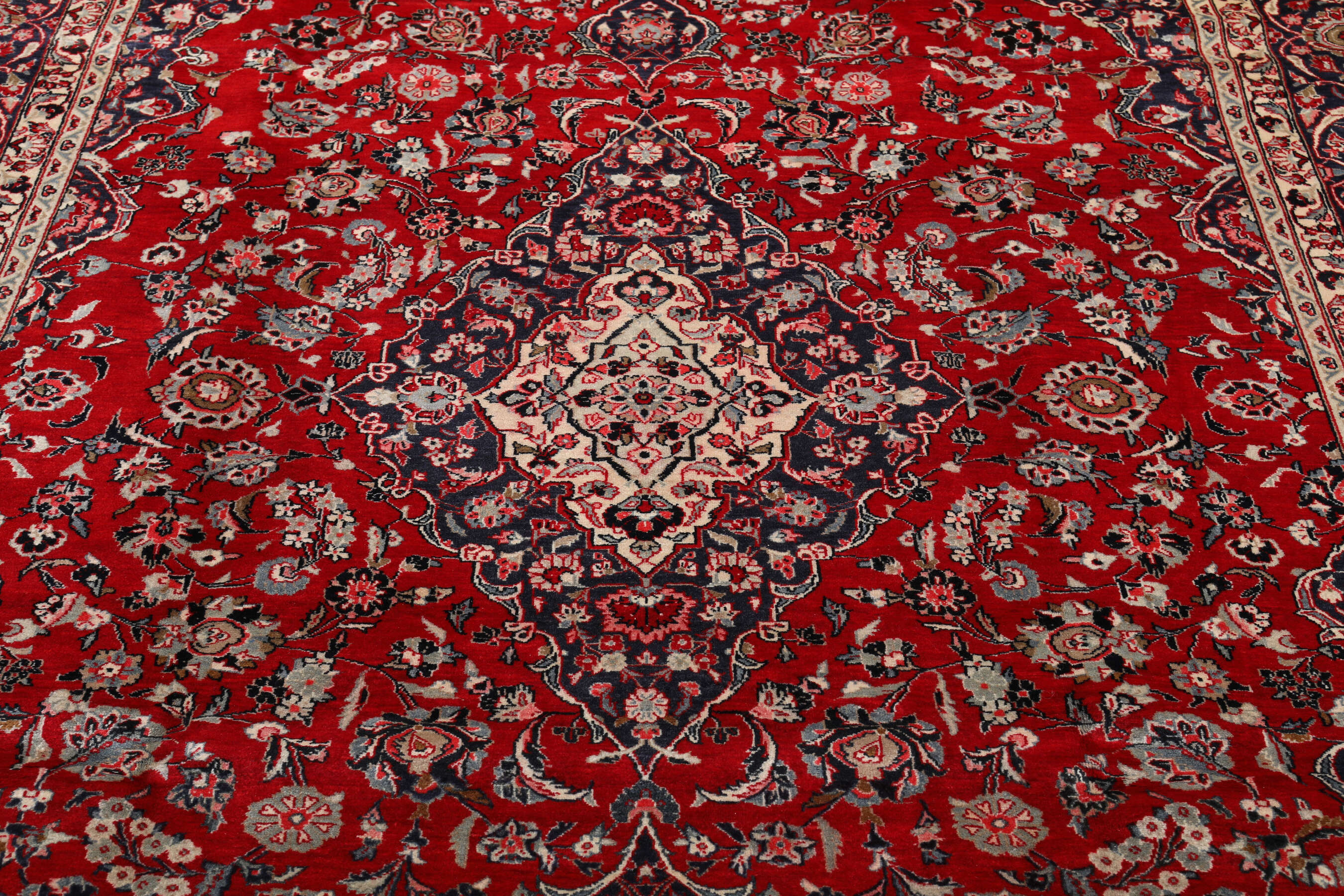 
    Mashad - Red - 213 x 344 cm
  