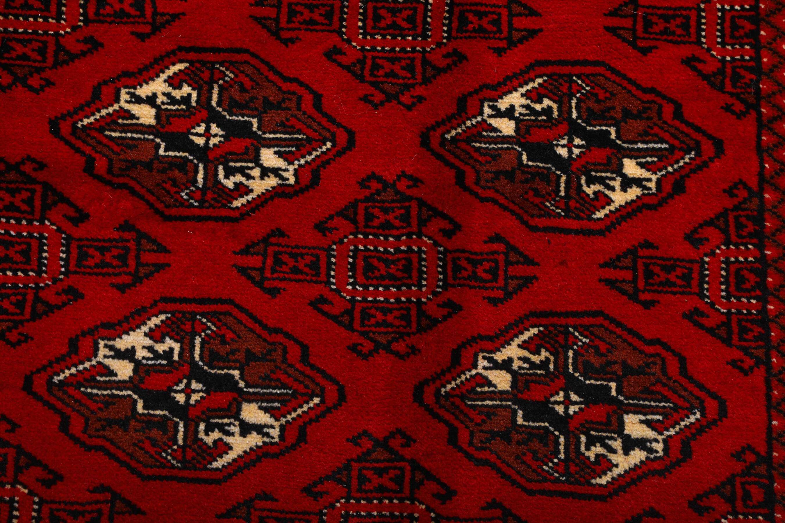 
    Turkaman - Dark red - 258 x 344 cm
  