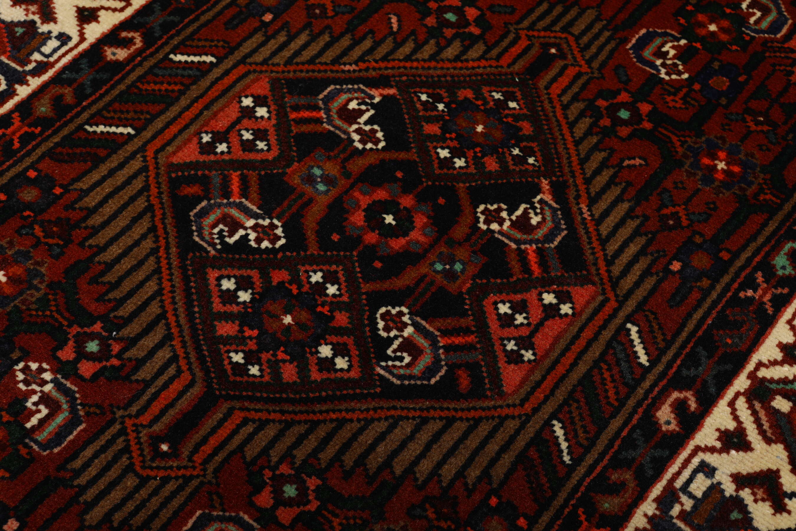 
    Hamadan - Dark red - 79 x 296 cm
  