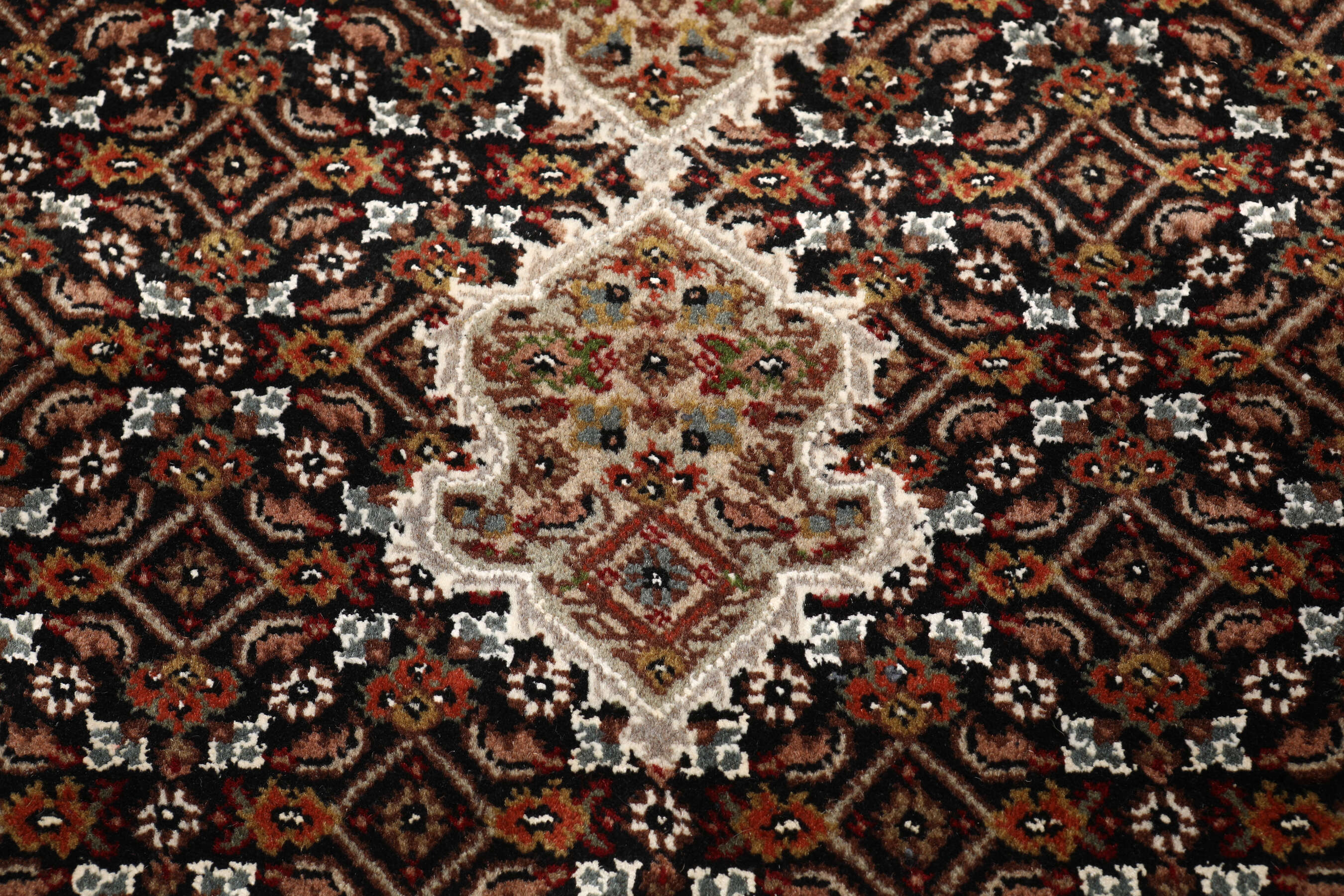 
    Tabriz Royal - Brown - 171 x 243 cm
  