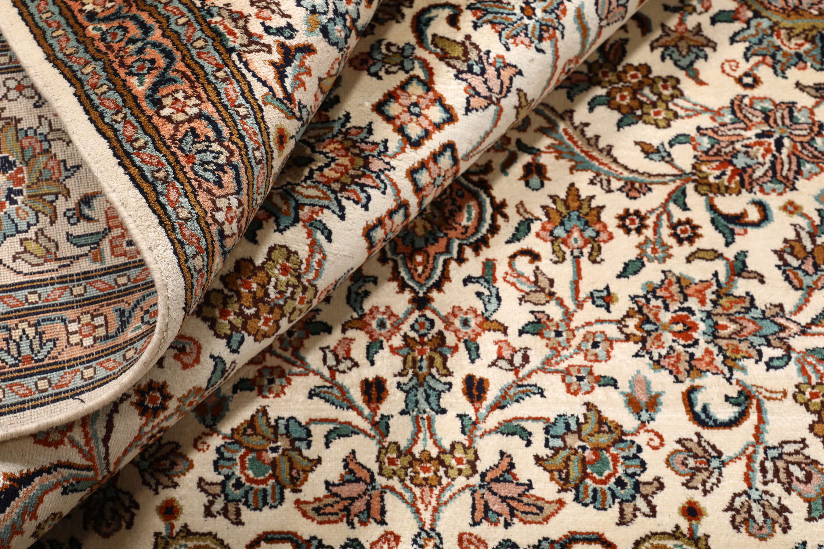 
    Kashmir pure silk - Brown - 240 x 240 cm
  