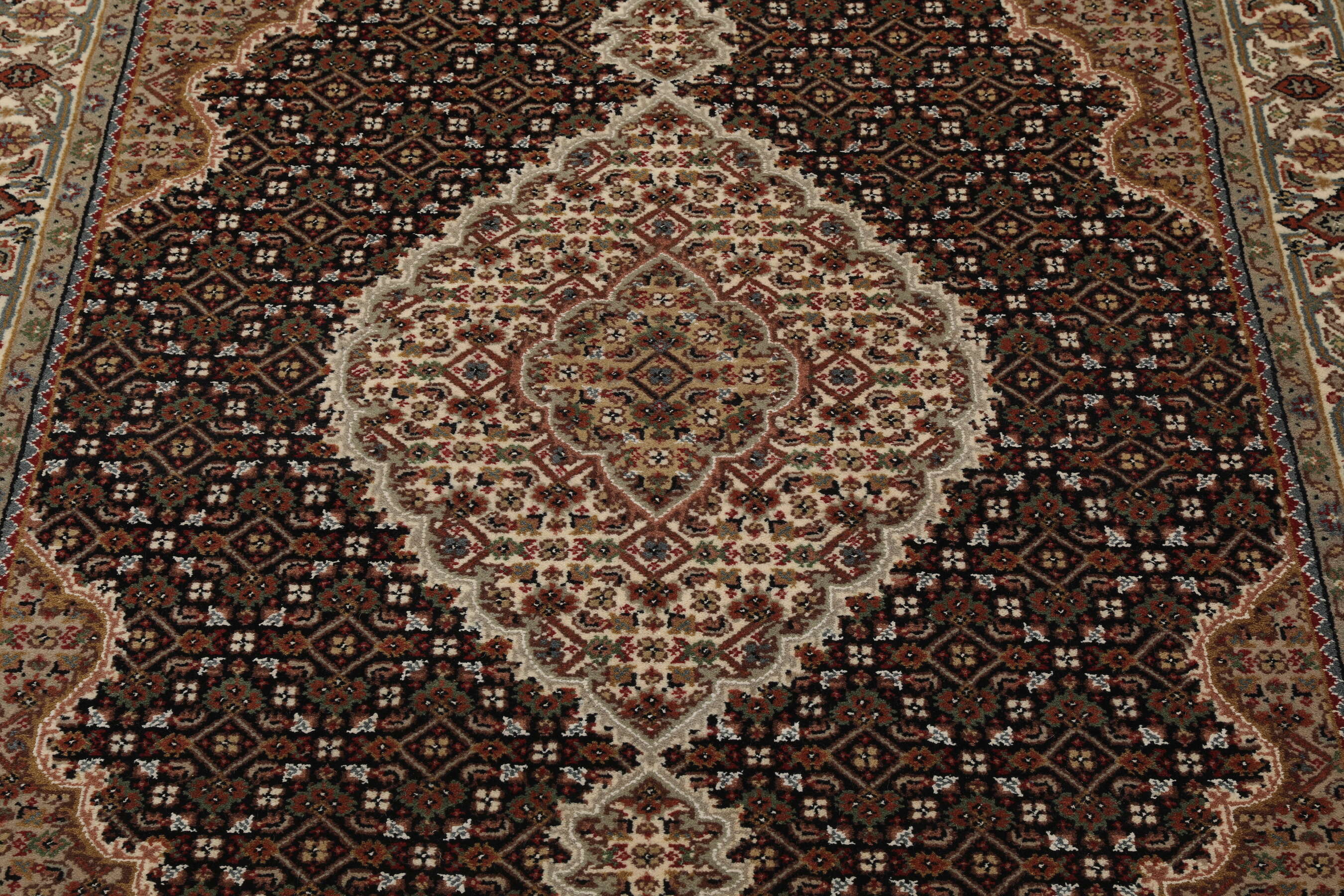
    Tabriz Royal - Brown - 127 x 184 cm
  