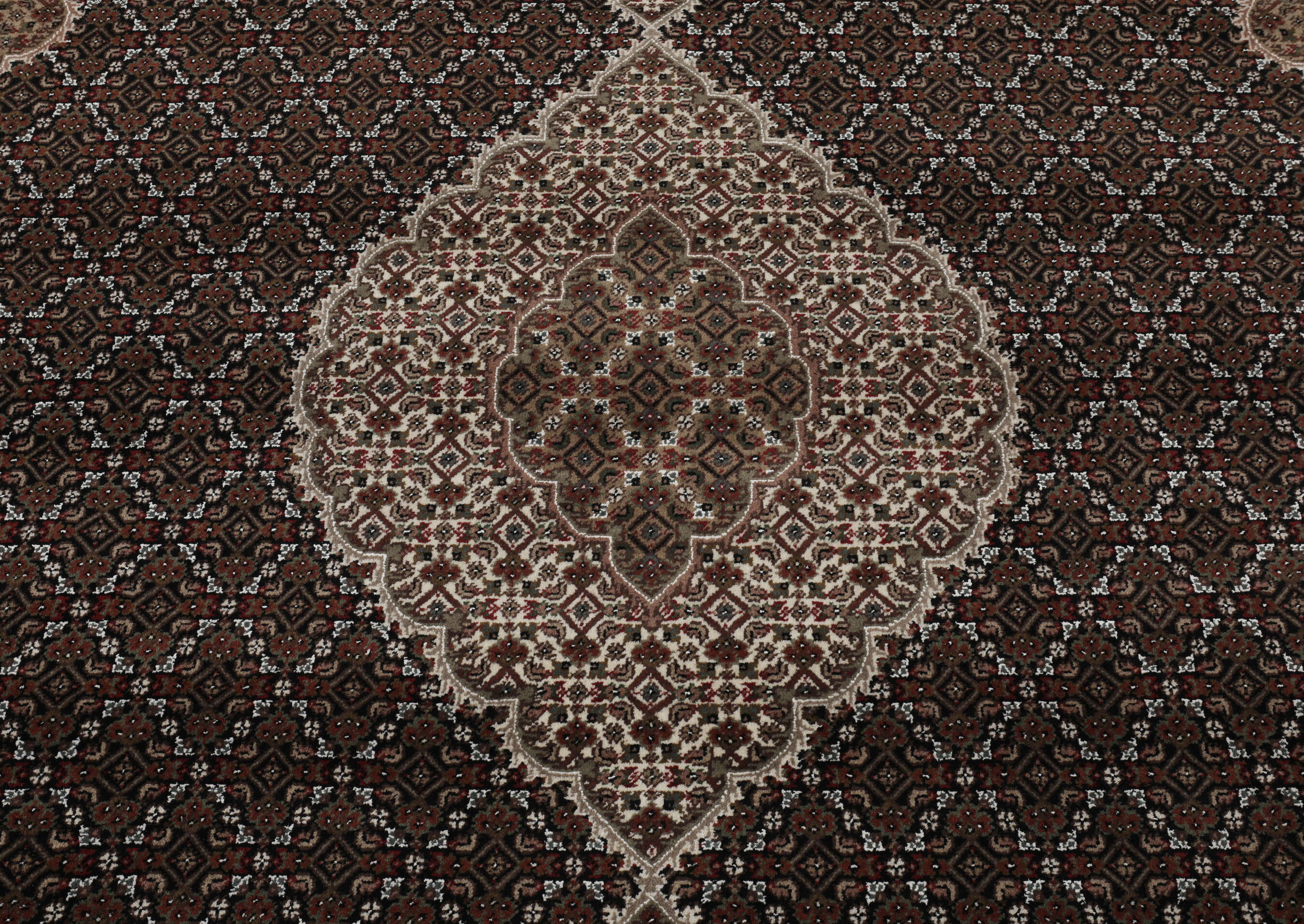 
    Tabriz Royal - Brown - 244 x 358 cm
  