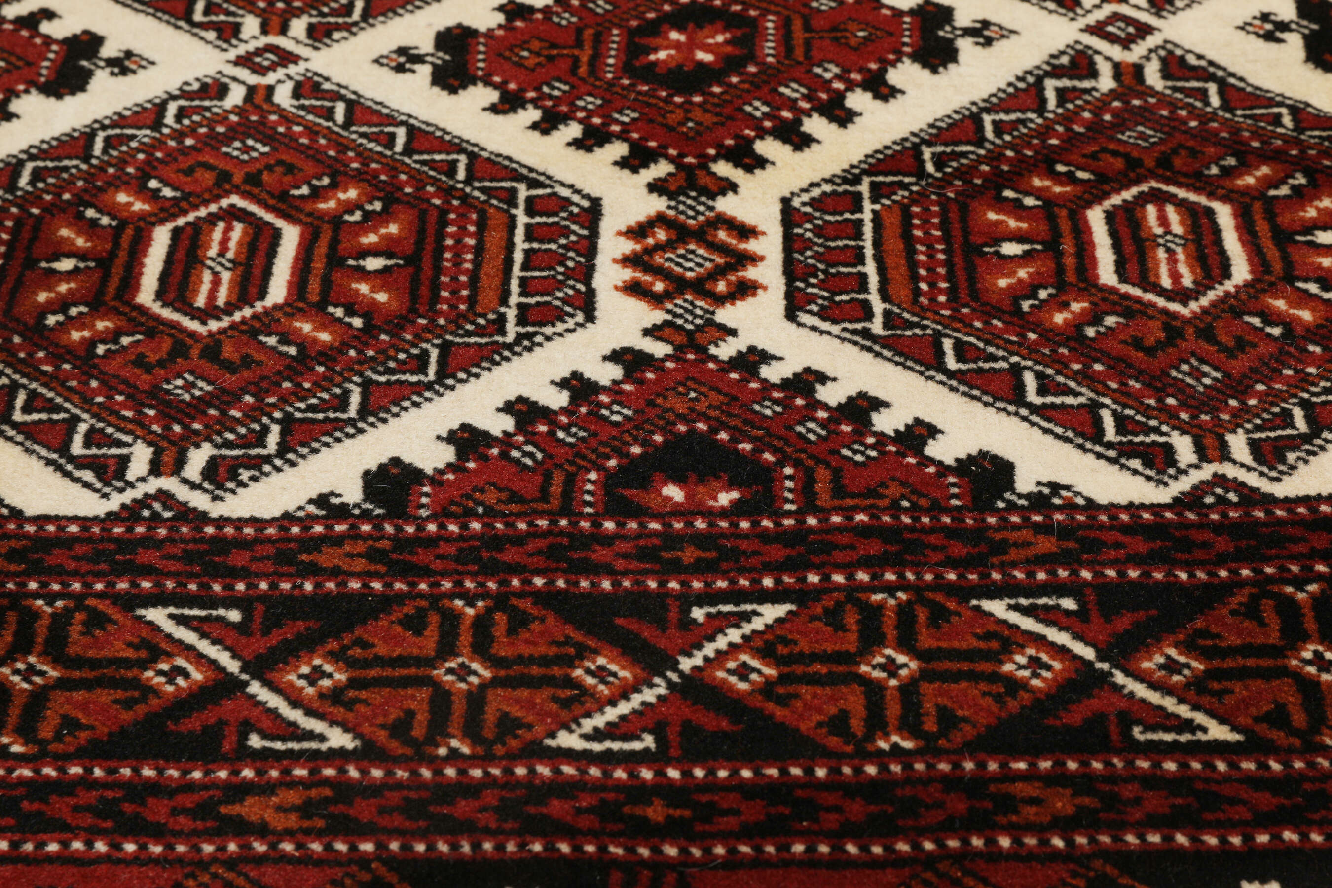 
    Turkaman - Black - 104 x 148 cm
  