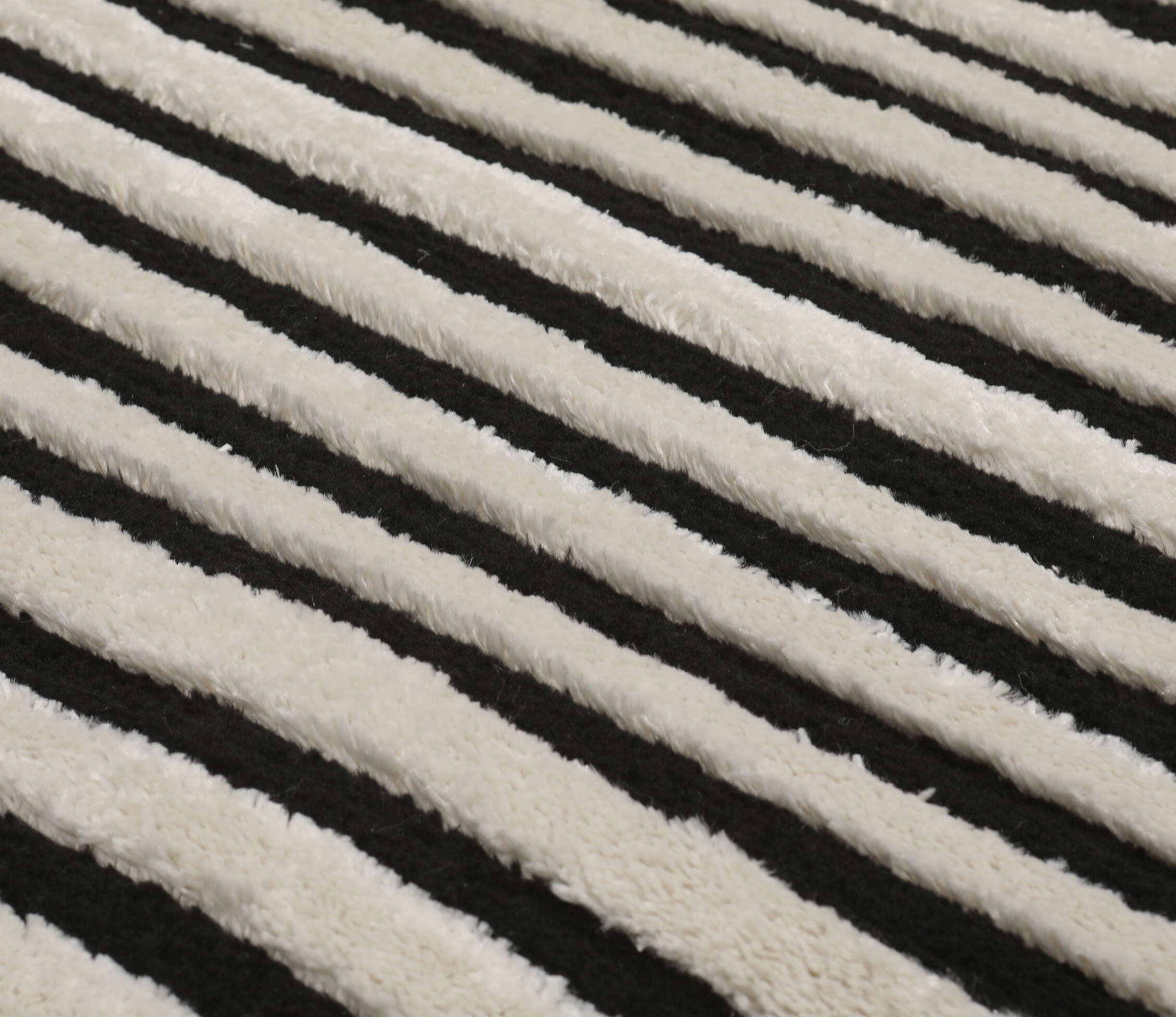 
    Larache - Cream white / Black - 240 x 240 cm
  