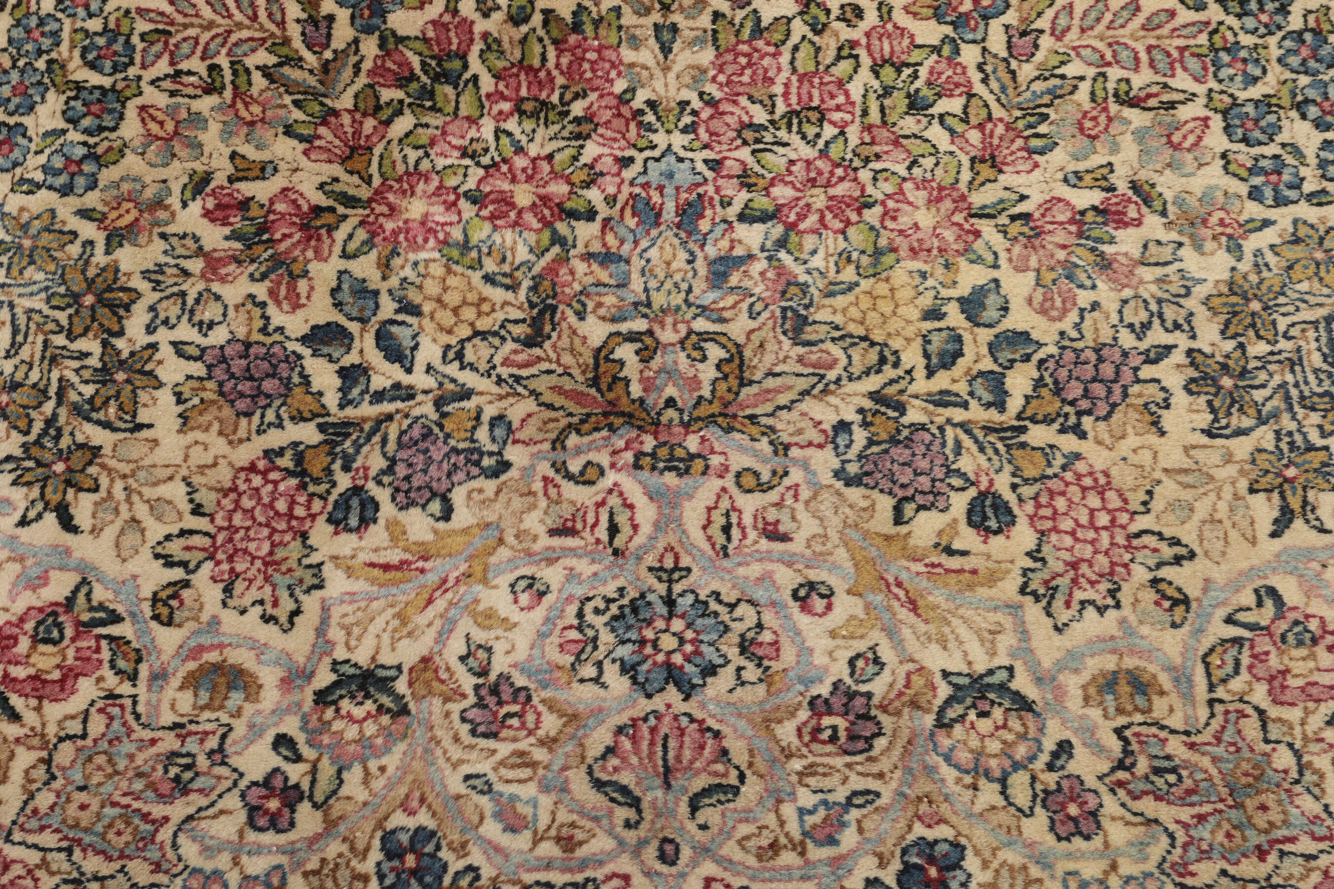 
    Antique Kerman ca. 1900 - Brown - 260 x 355 cm
  