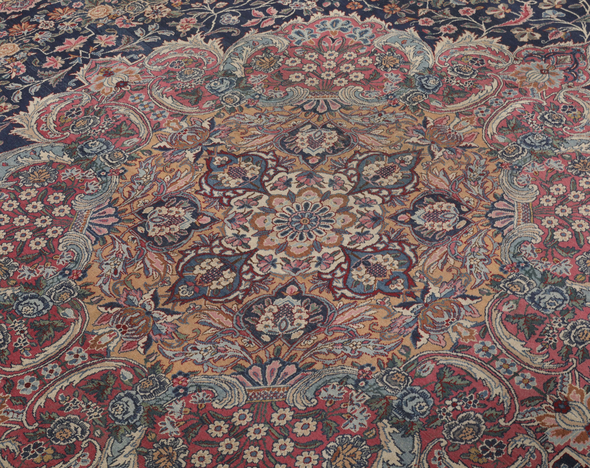 
    Antique Kerman ca.1900 - Brown - 334 x 463 cm
  