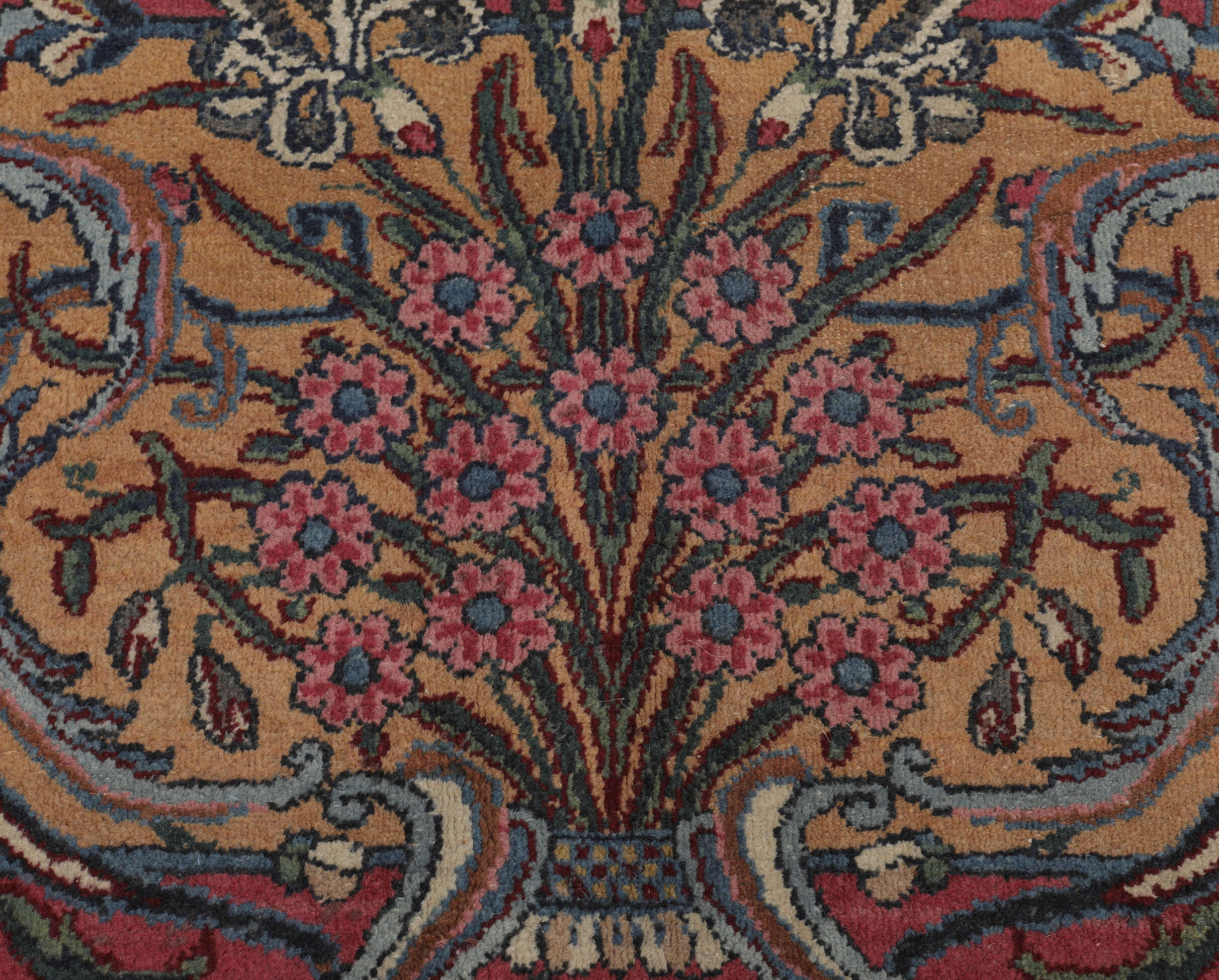 
    Antique Kerman ca.1900 - Brown - 334 x 463 cm
  